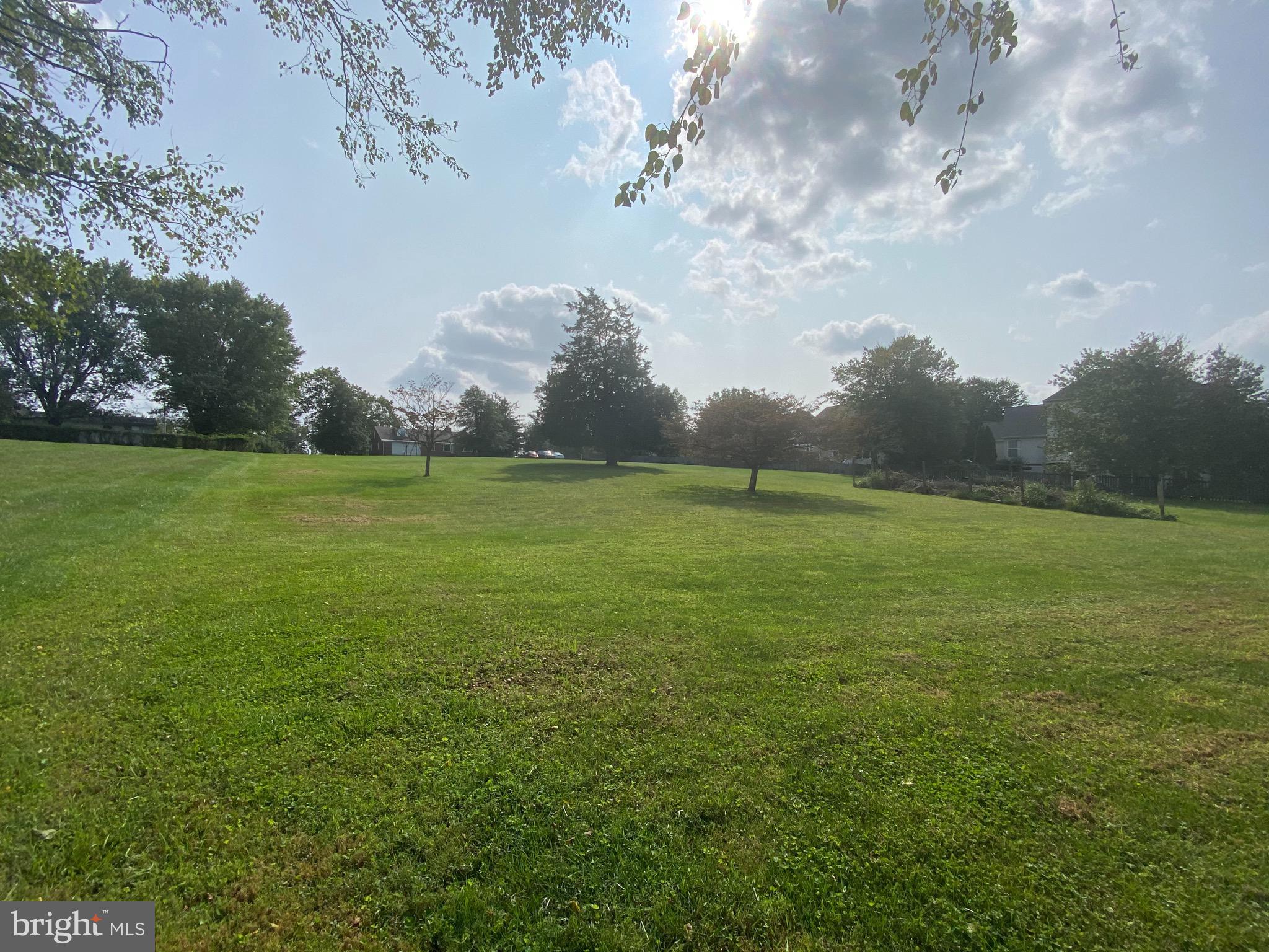 HOLLIFIELD - Residential