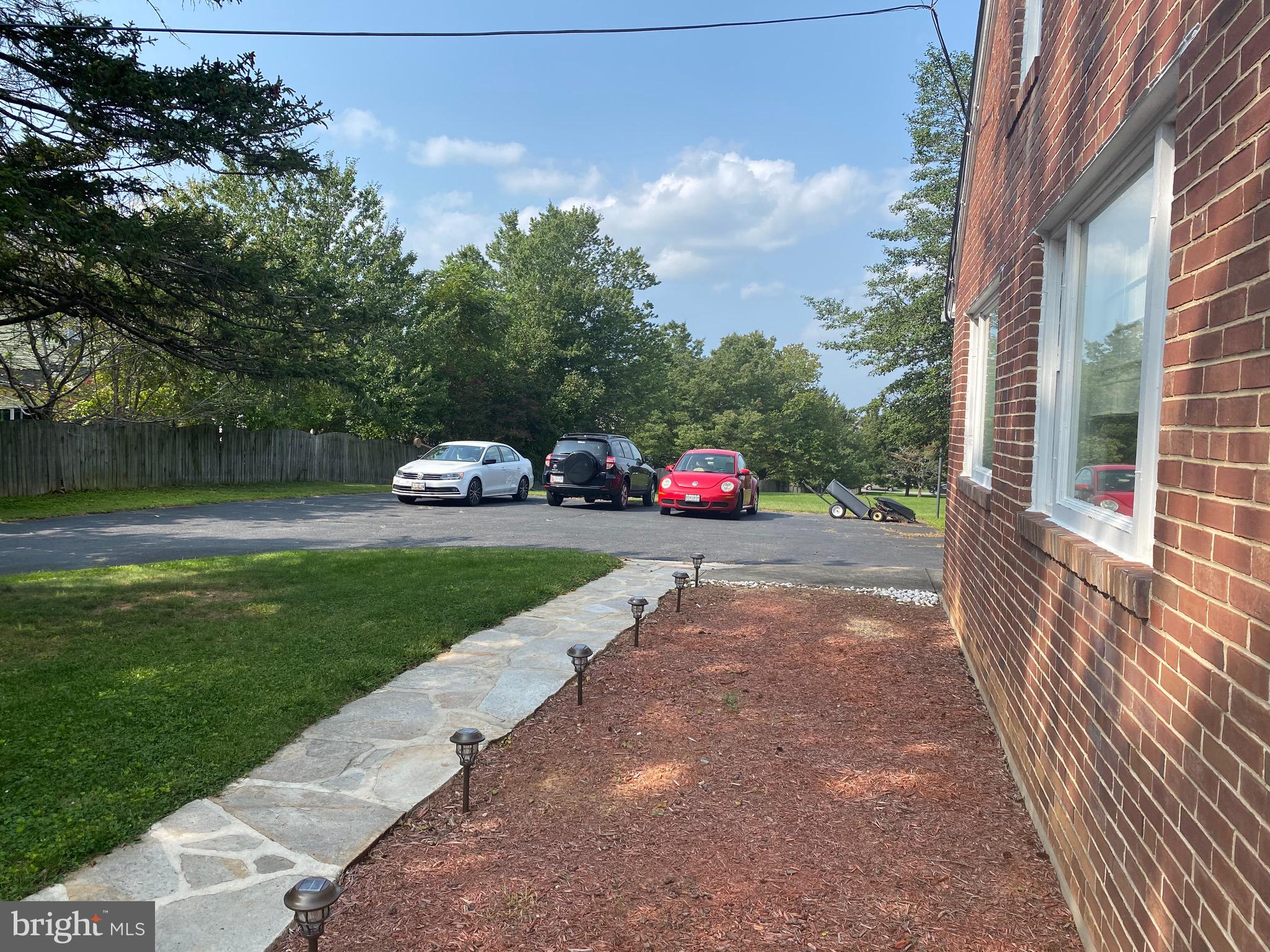 HOLLIFIELD - Residential