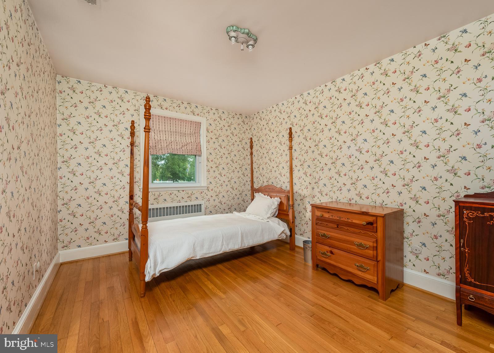 HOLLIFIELD - Residential