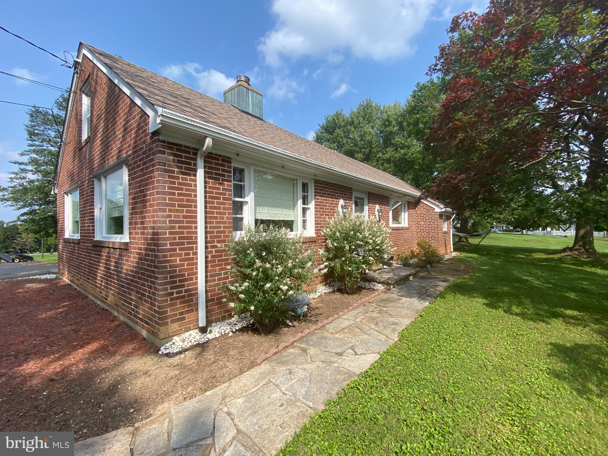 HOLLIFIELD - Residential