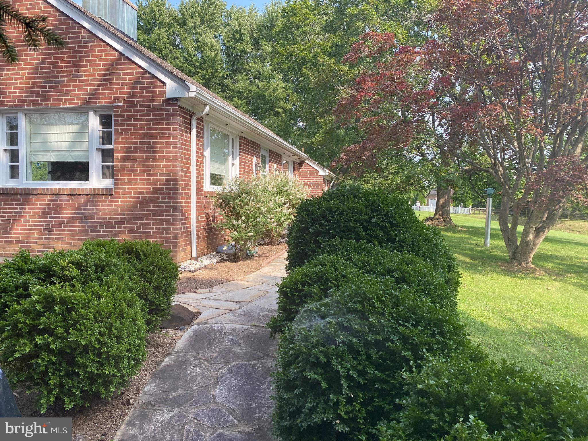 HOLLIFIELD - Residential