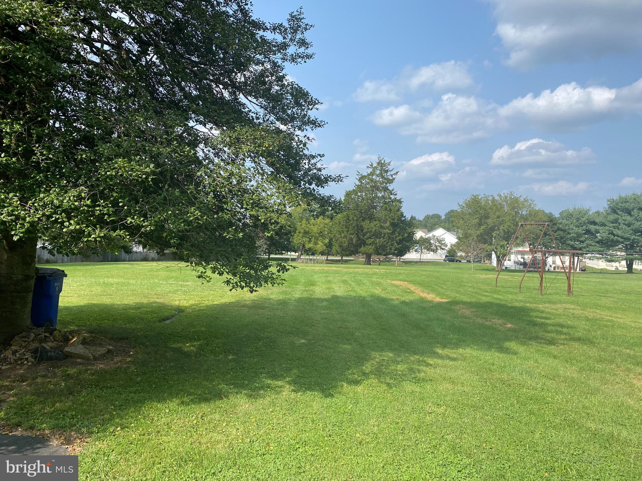 HOLLIFIELD - Residential