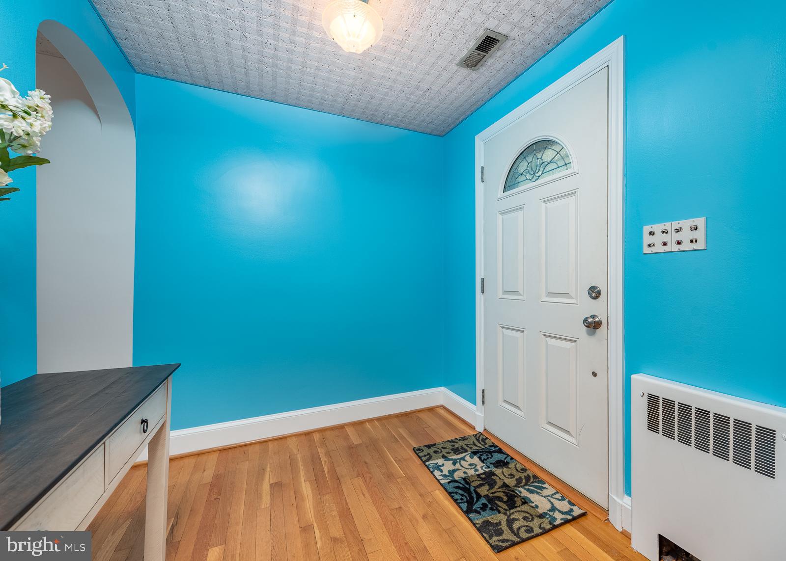 HOLLIFIELD - Residential