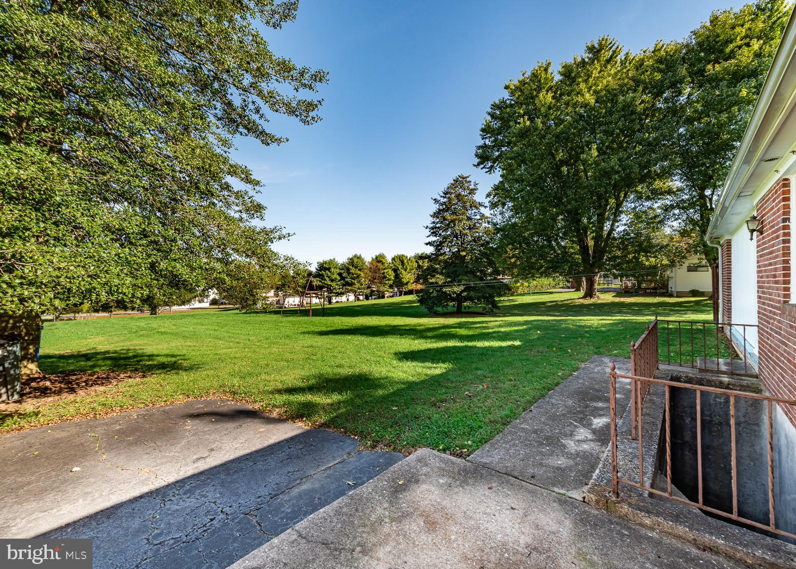 HOLLIFIELD - Residential