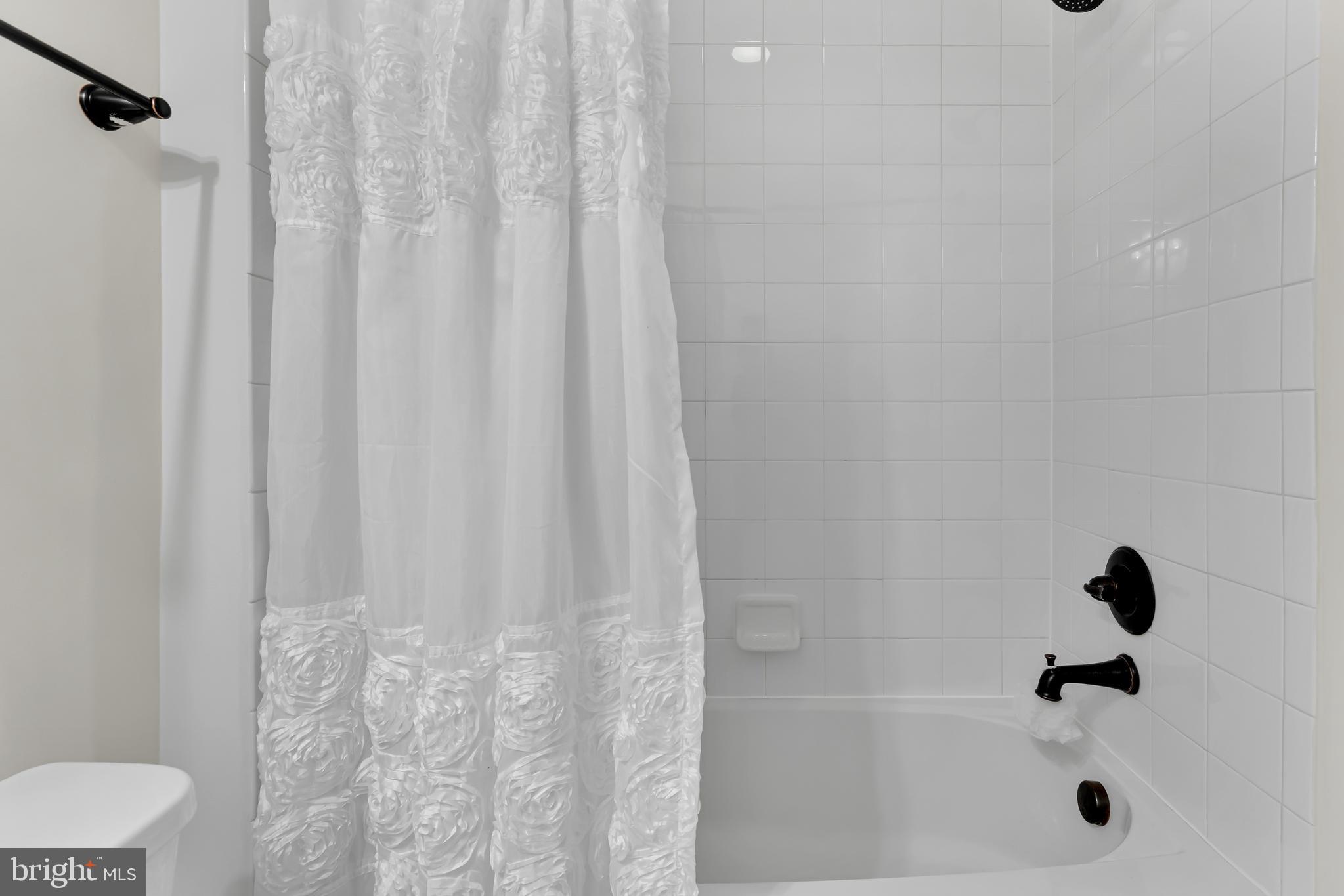 CREEKSIDE VILLAGE AT TANYARD SPRINGS - Residential