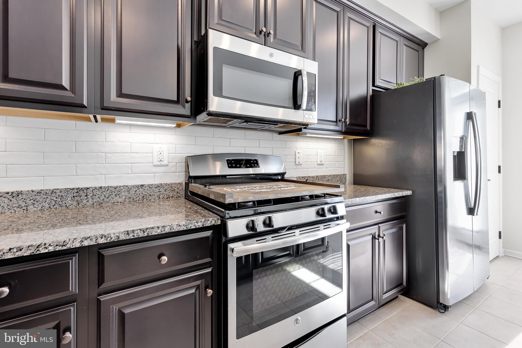 CREEKSIDE VILLAGE AT TANYARD SPRINGS - Residential