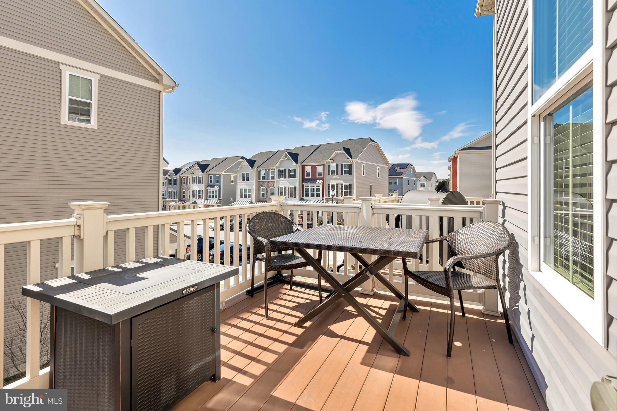 CREEKSIDE VILLAGE AT TANYARD SPRINGS - Residential