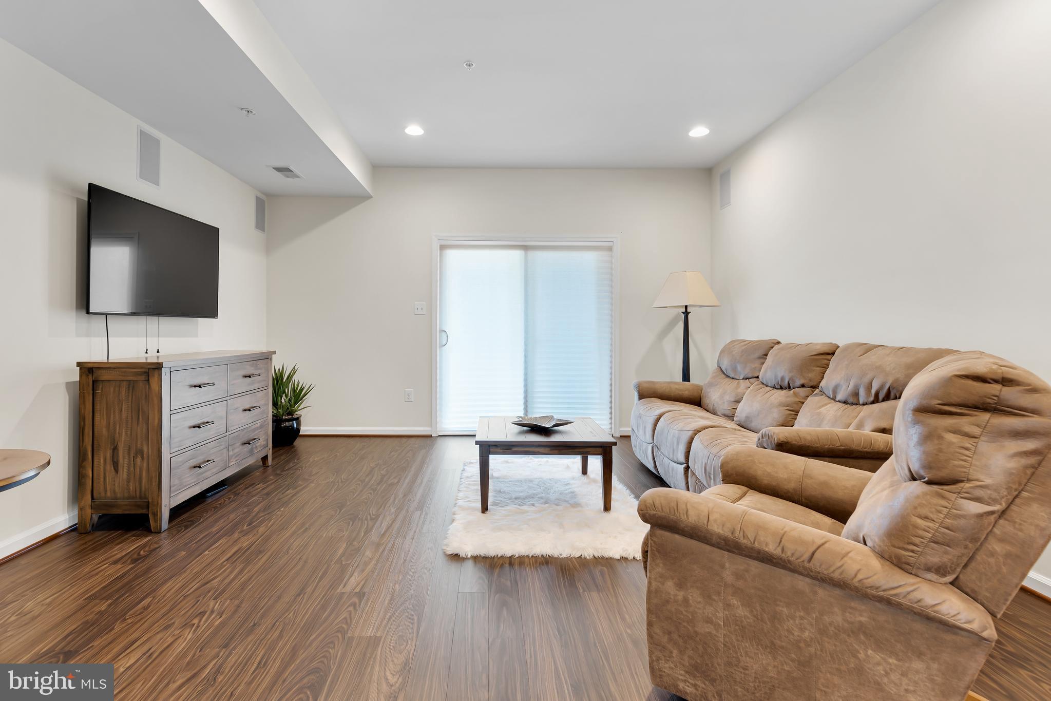 CREEKSIDE VILLAGE AT TANYARD SPRINGS - Residential