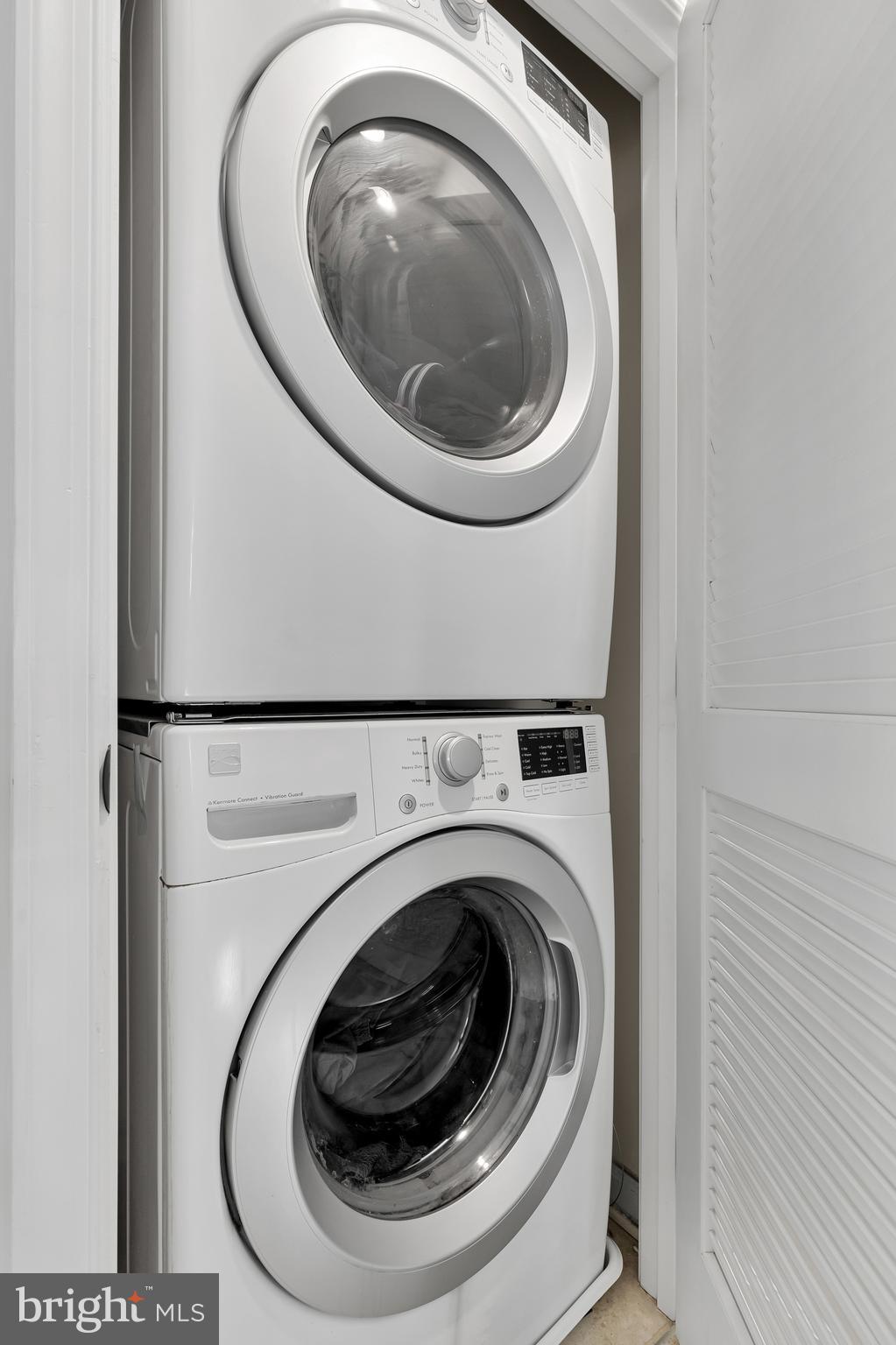 CREEKSIDE VILLAGE AT TANYARD SPRINGS - Residential