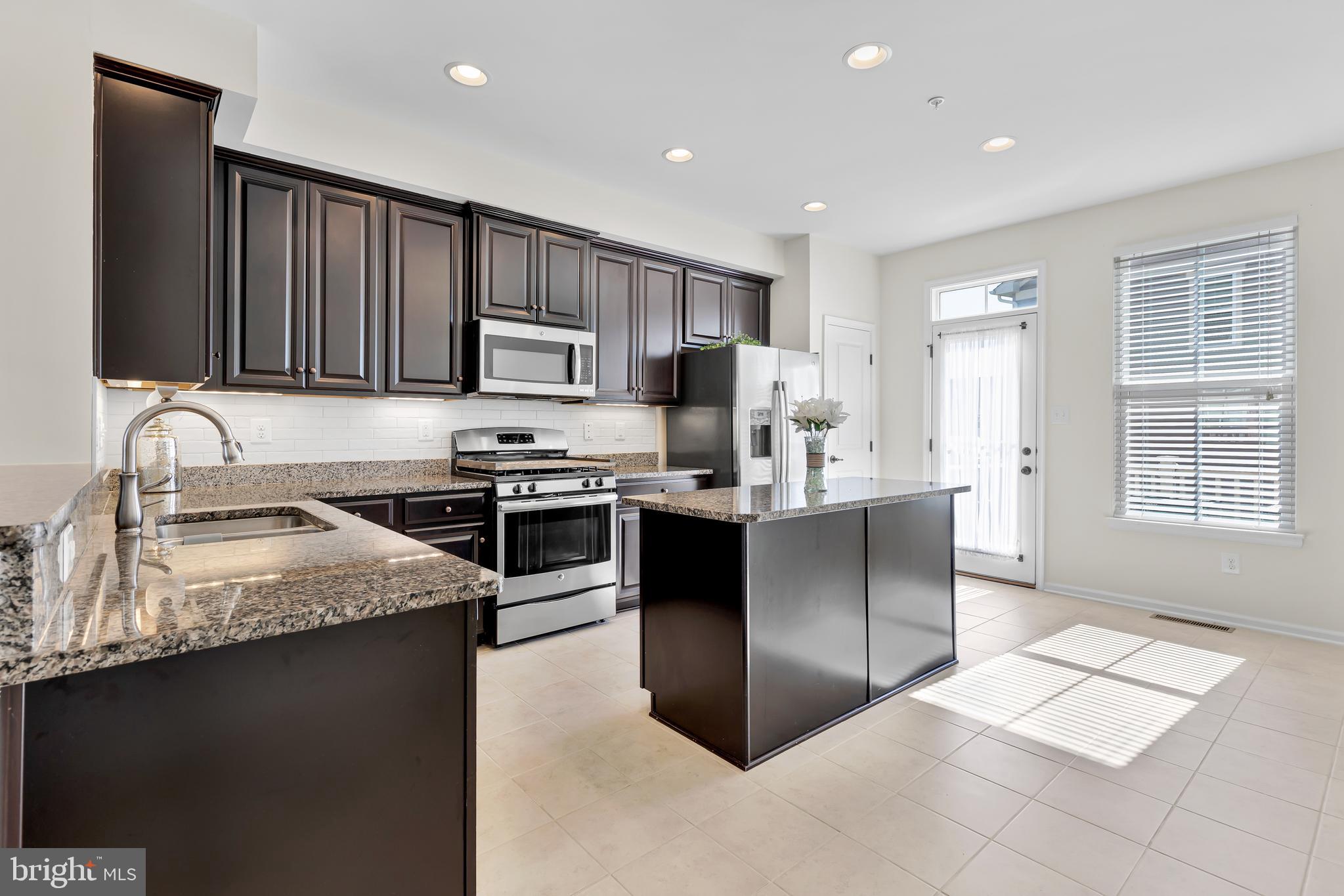 CREEKSIDE VILLAGE AT TANYARD SPRINGS - Residential