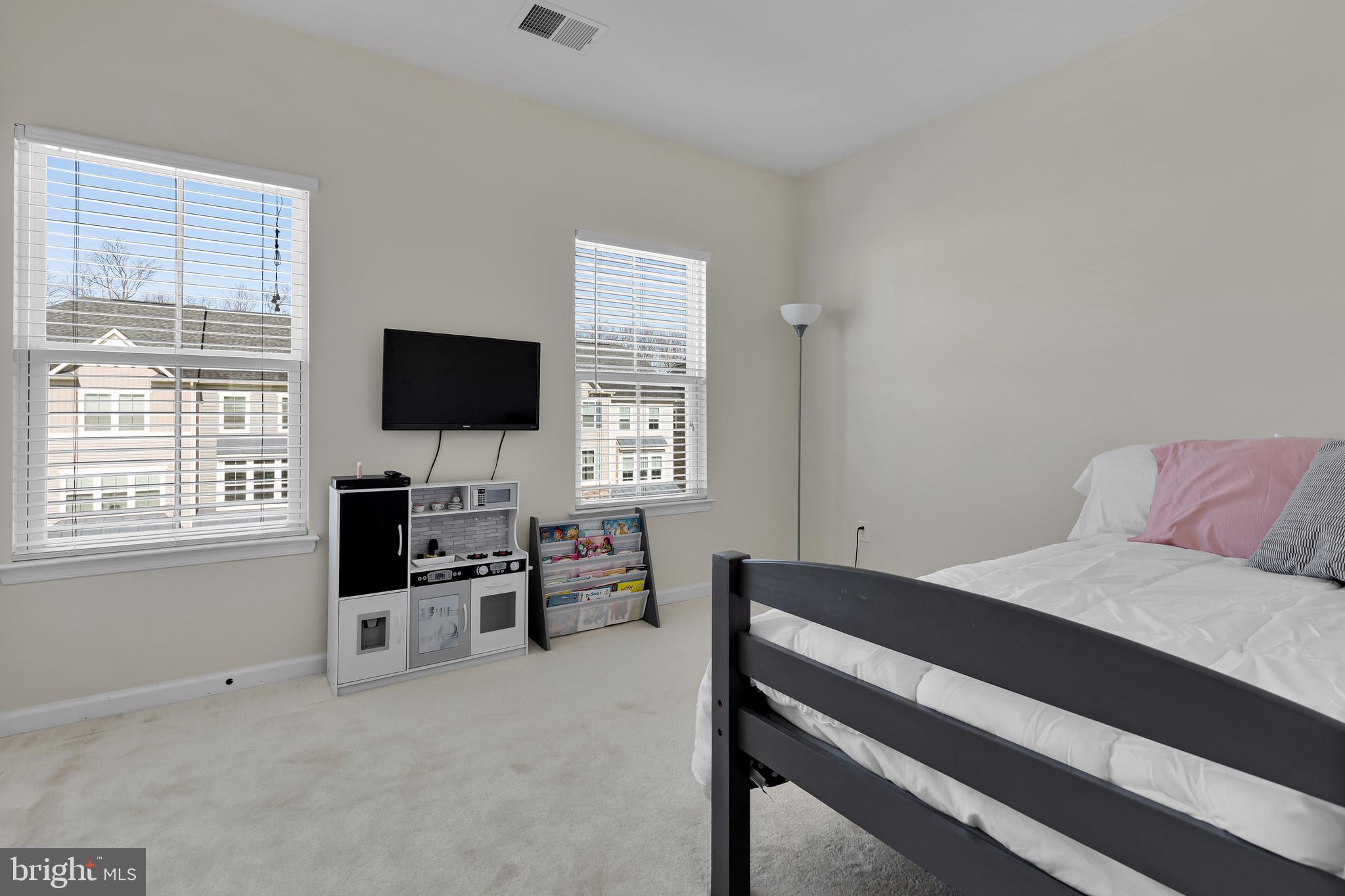 CREEKSIDE VILLAGE AT TANYARD SPRINGS - Residential