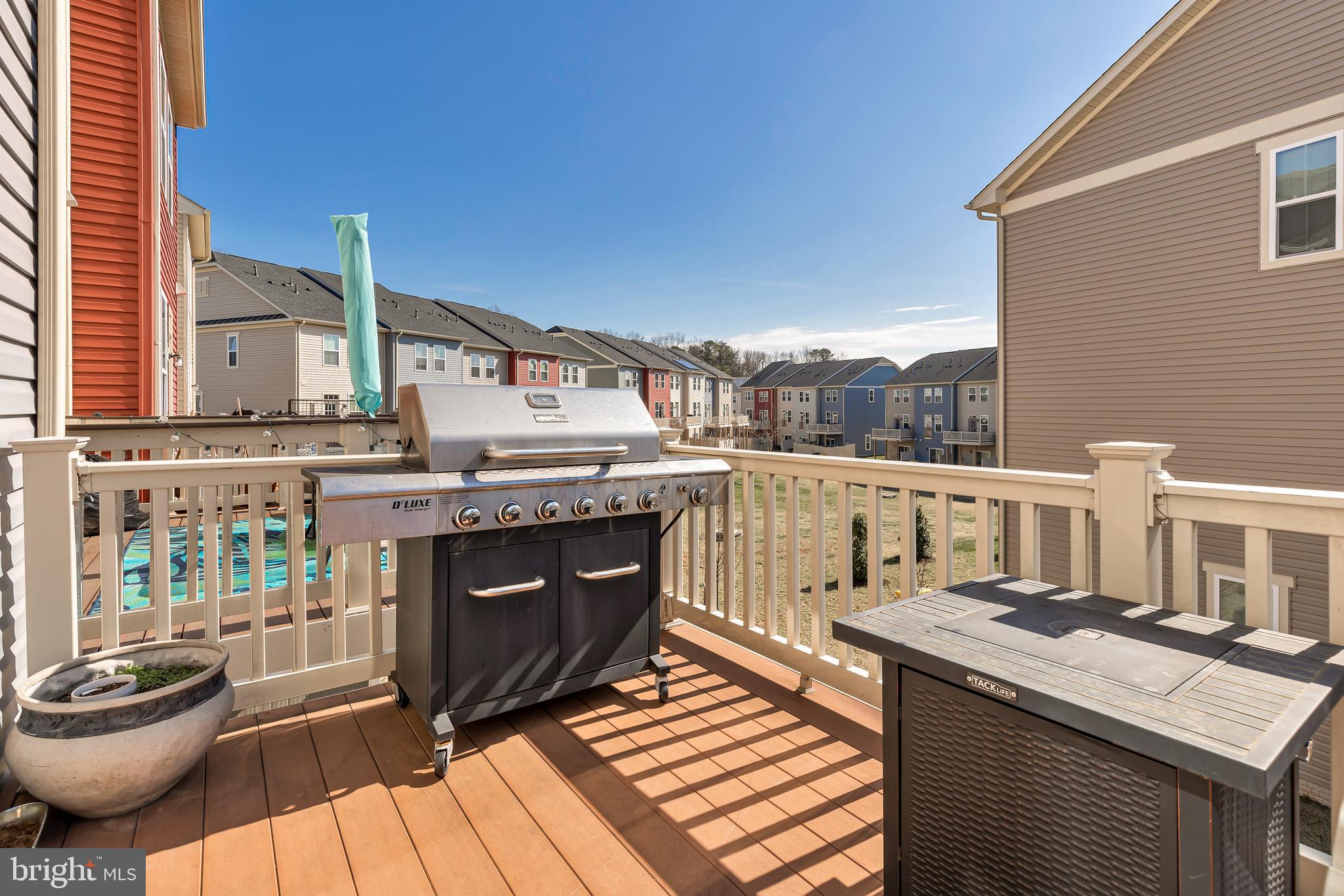 CREEKSIDE VILLAGE AT TANYARD SPRINGS - Residential