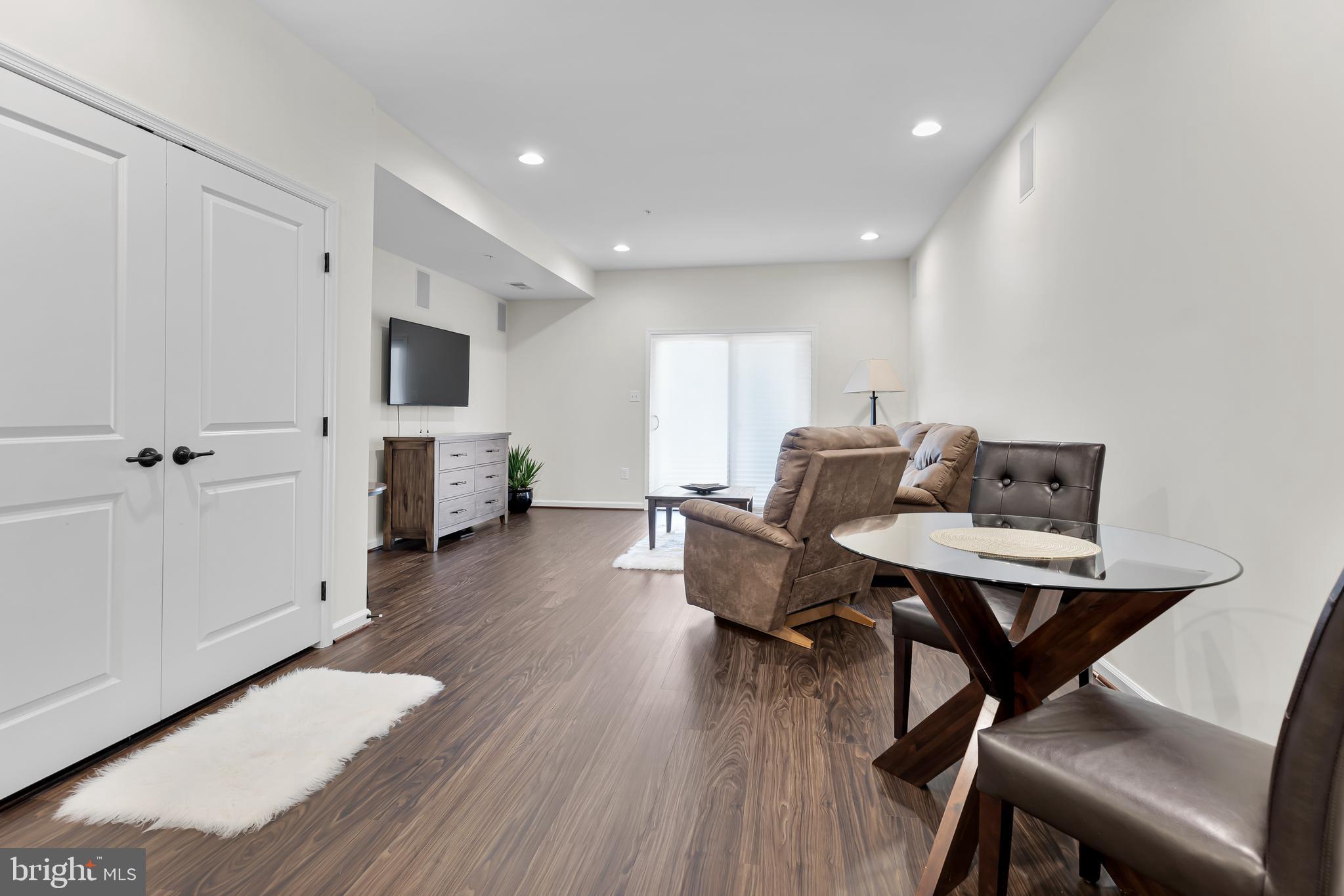 CREEKSIDE VILLAGE AT TANYARD SPRINGS - Residential