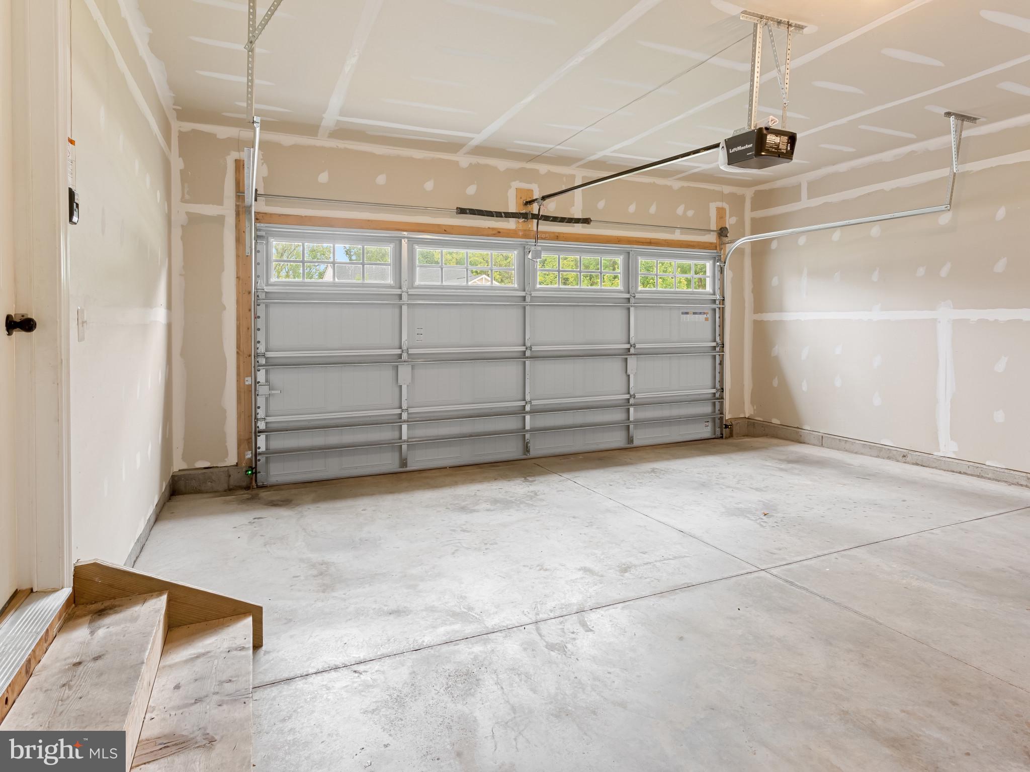 PIENTANZA WOODS - Residential