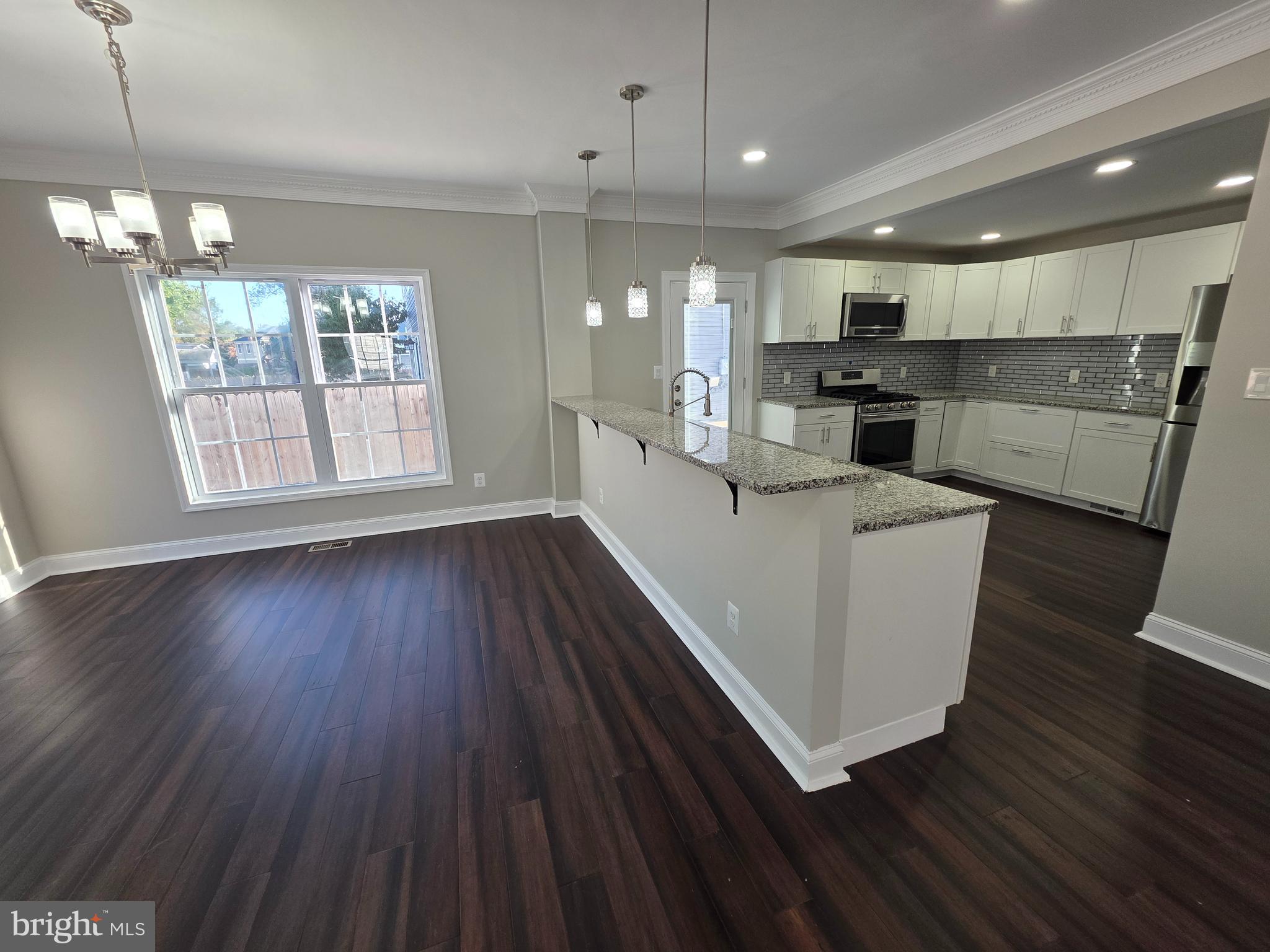 WEST LAWN - Residential