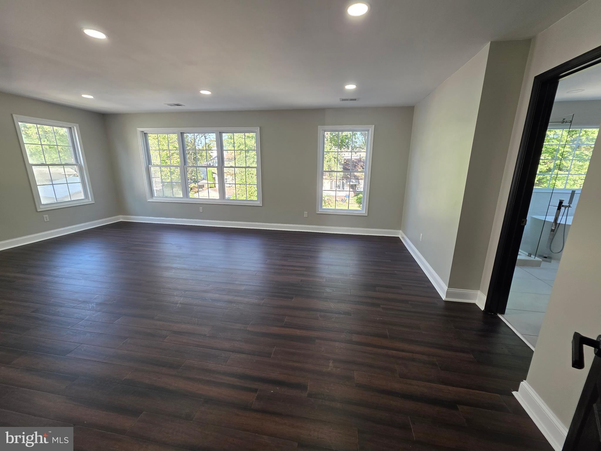 WEST LAWN - Residential