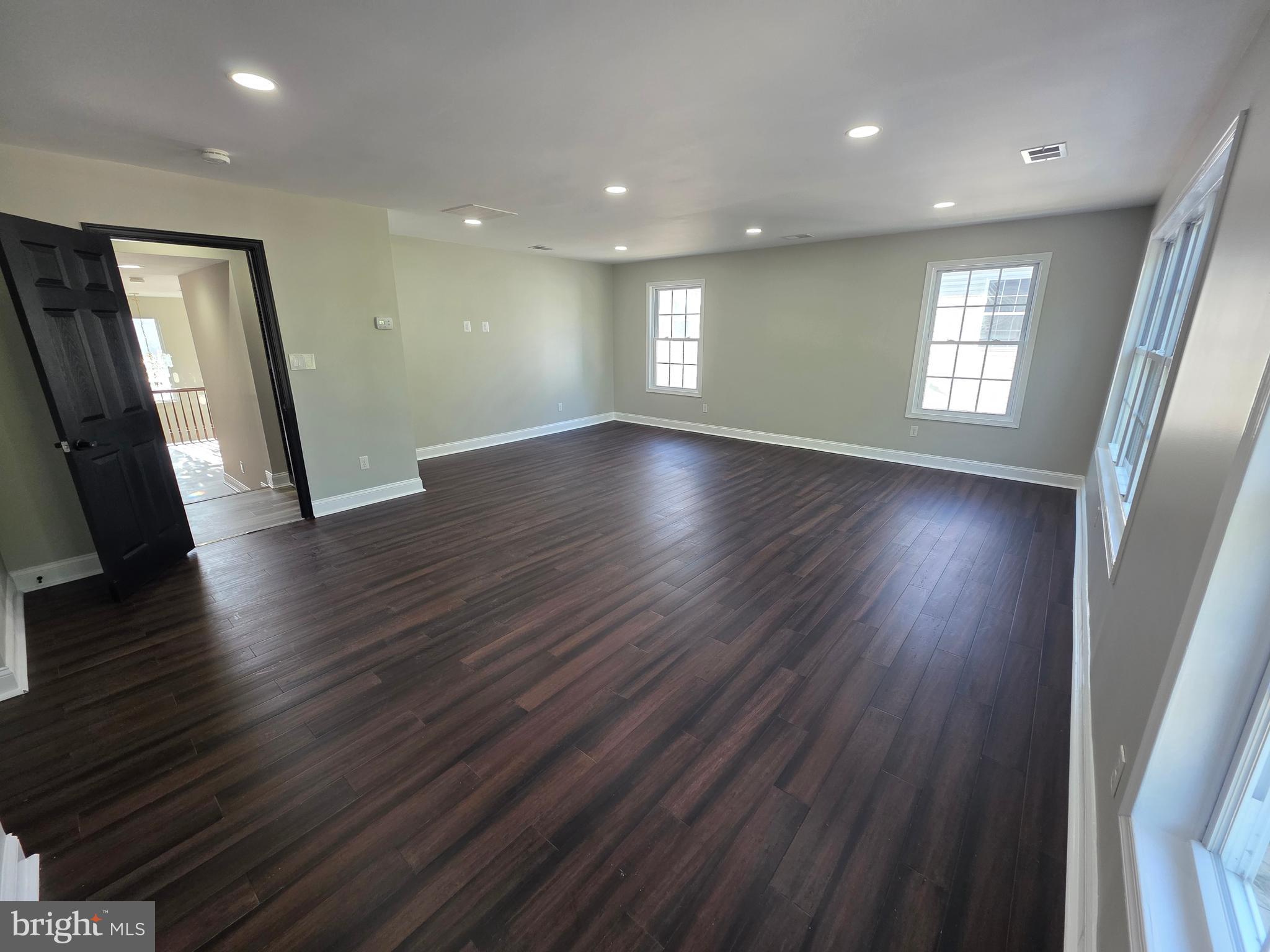 WEST LAWN - Residential