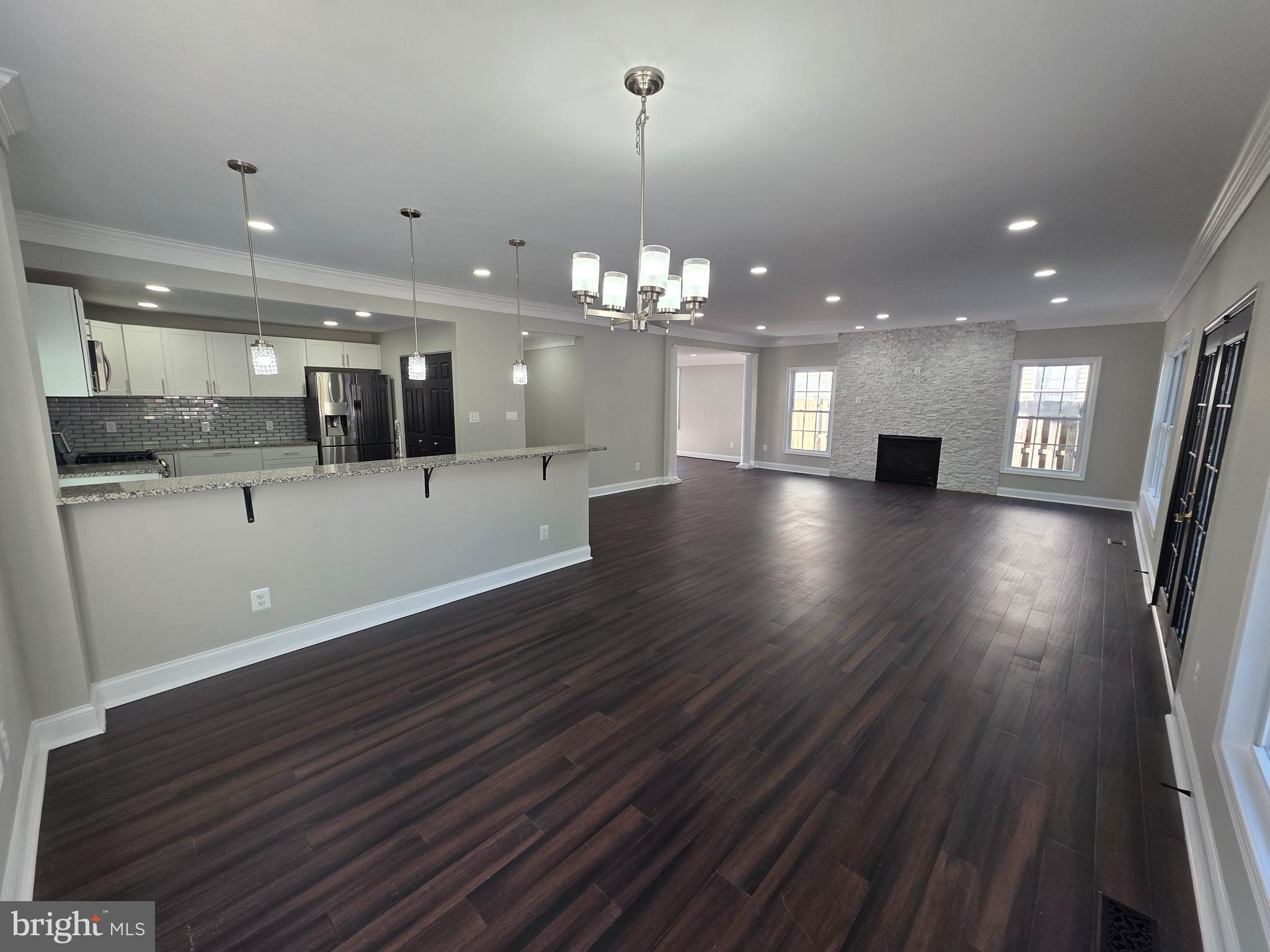 WEST LAWN - Residential