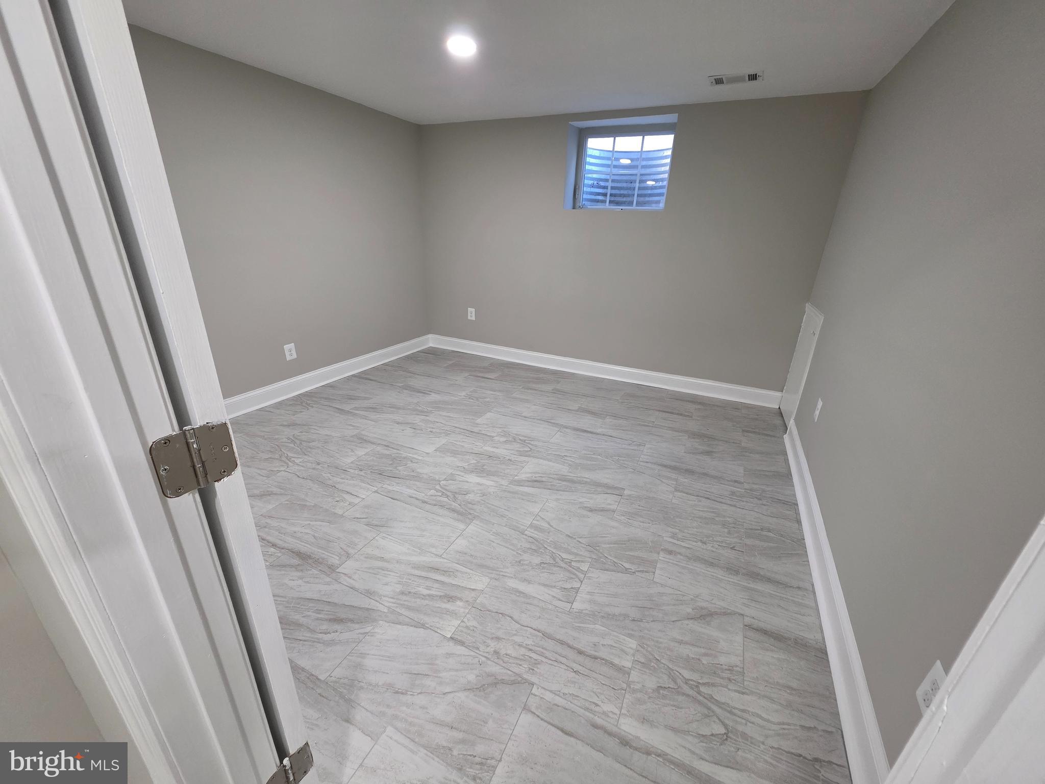 WEST LAWN - Residential