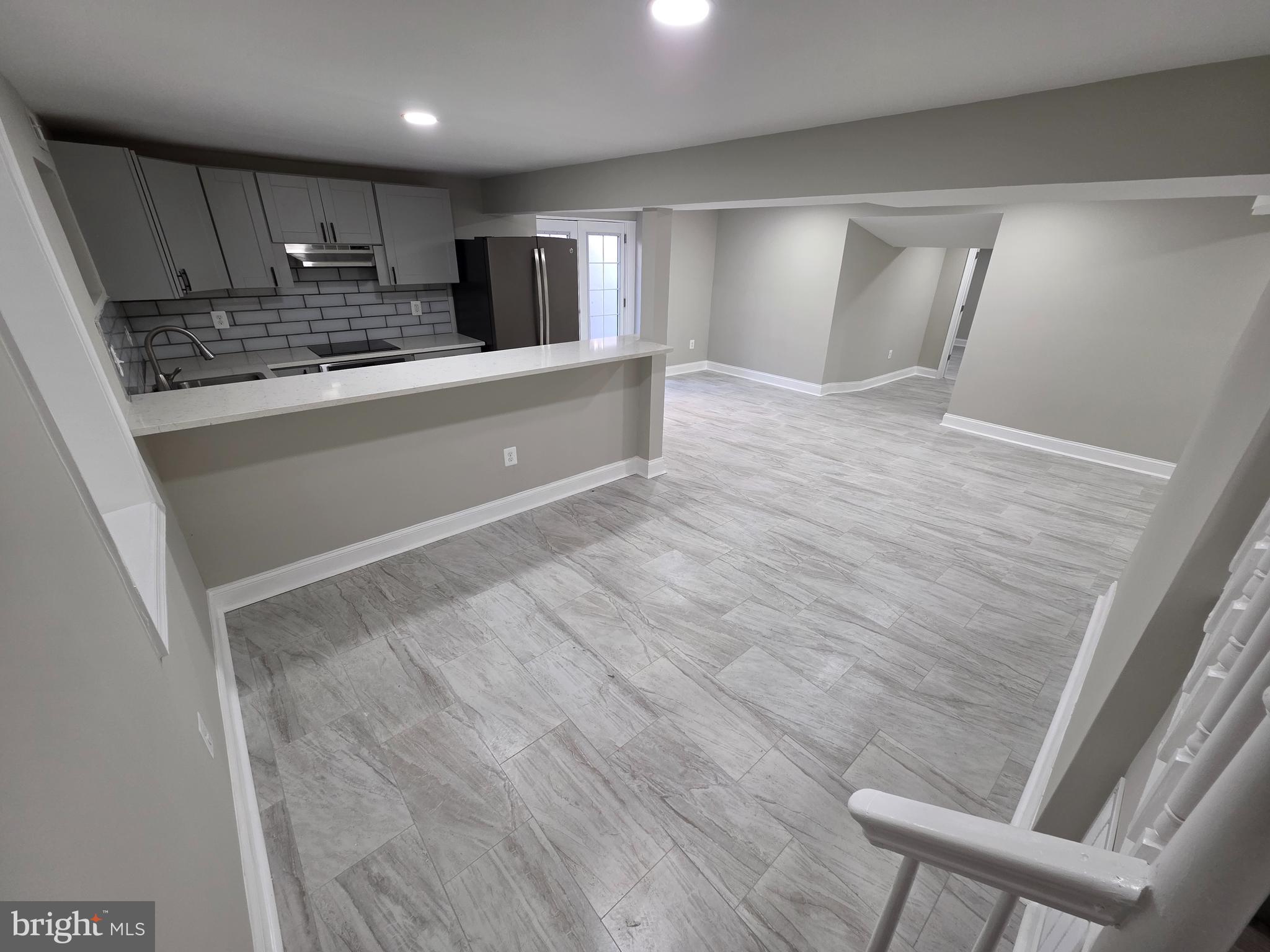 WEST LAWN - Residential