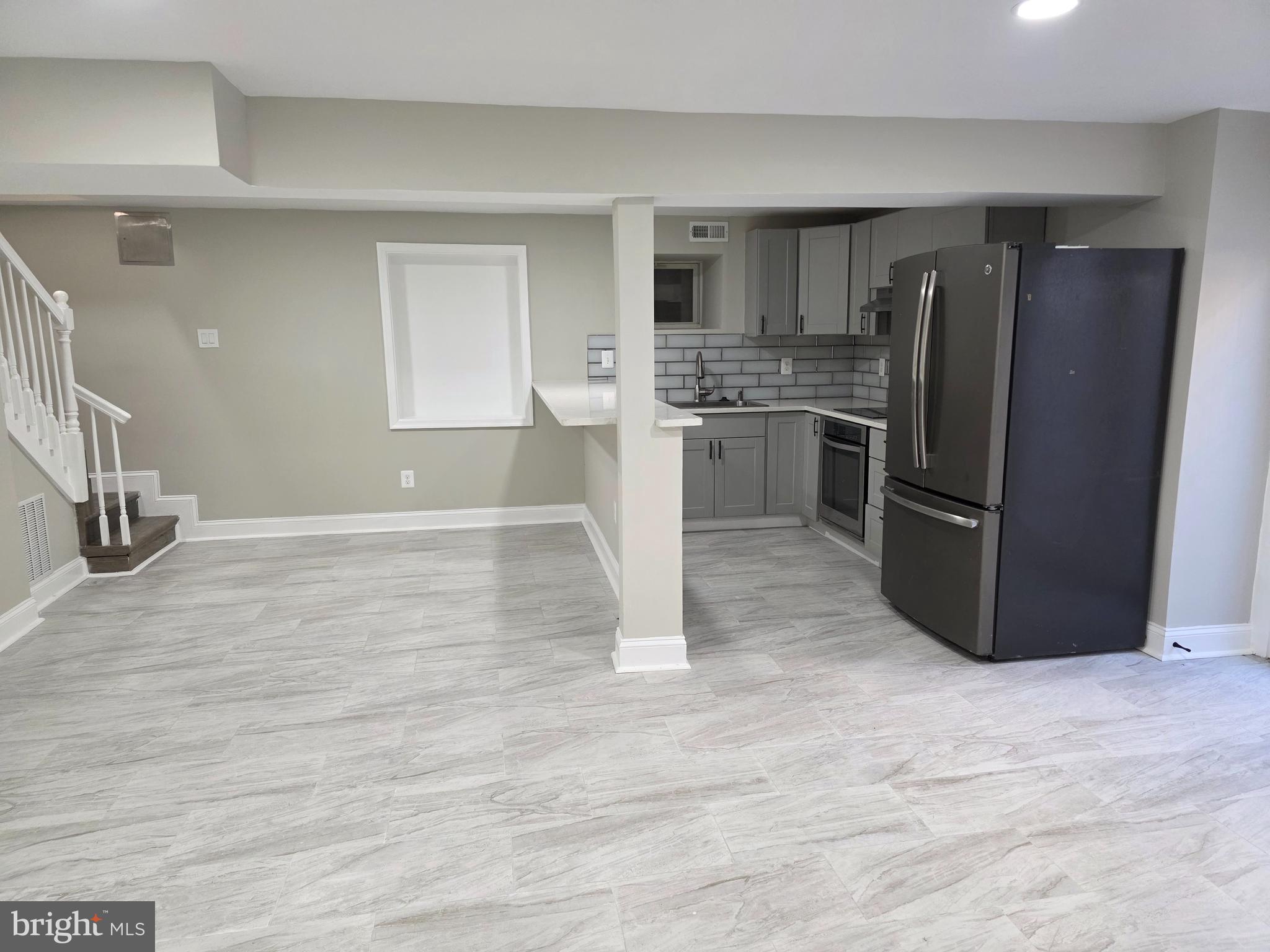 WEST LAWN - Residential