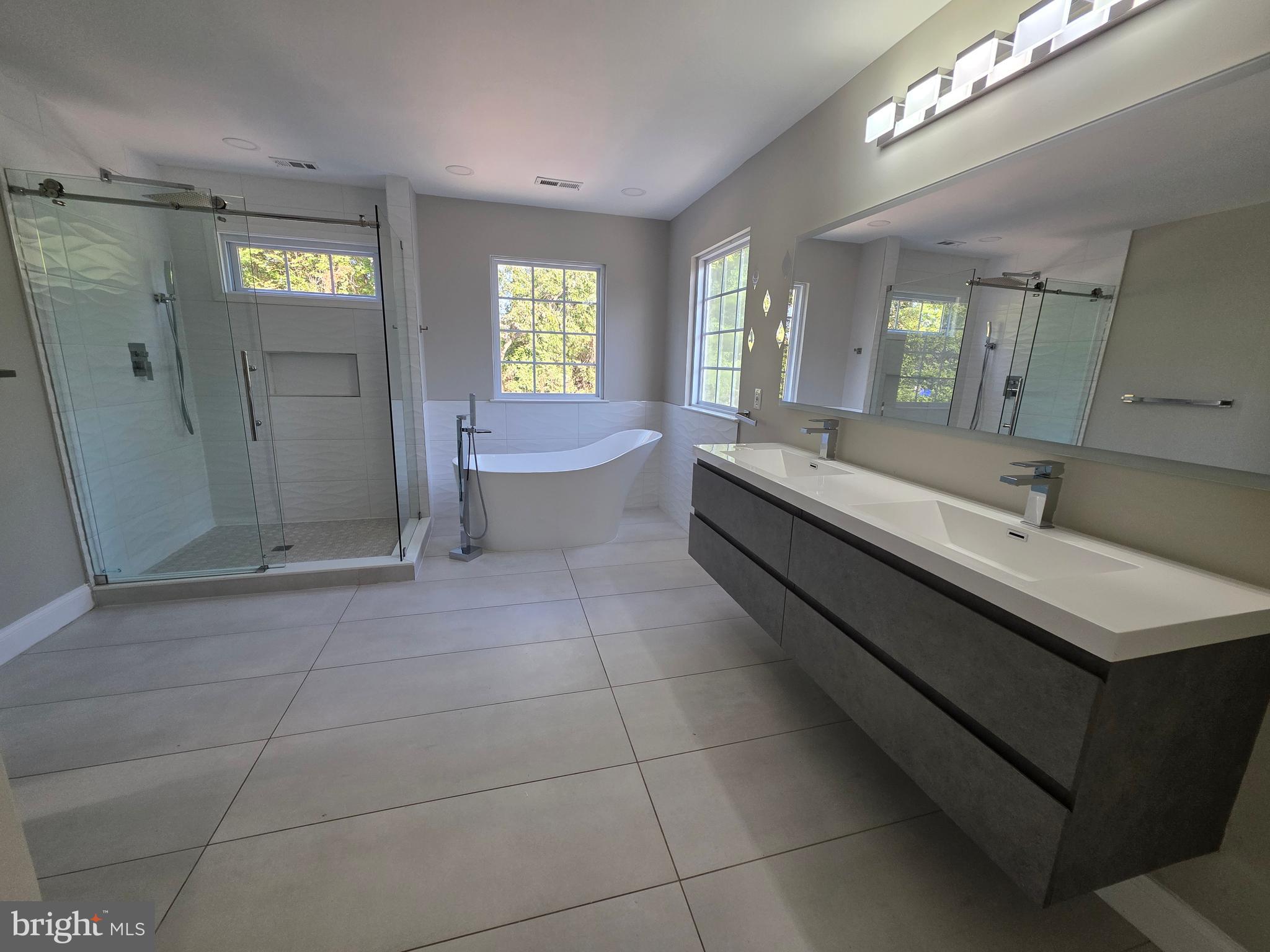 WEST LAWN - Residential