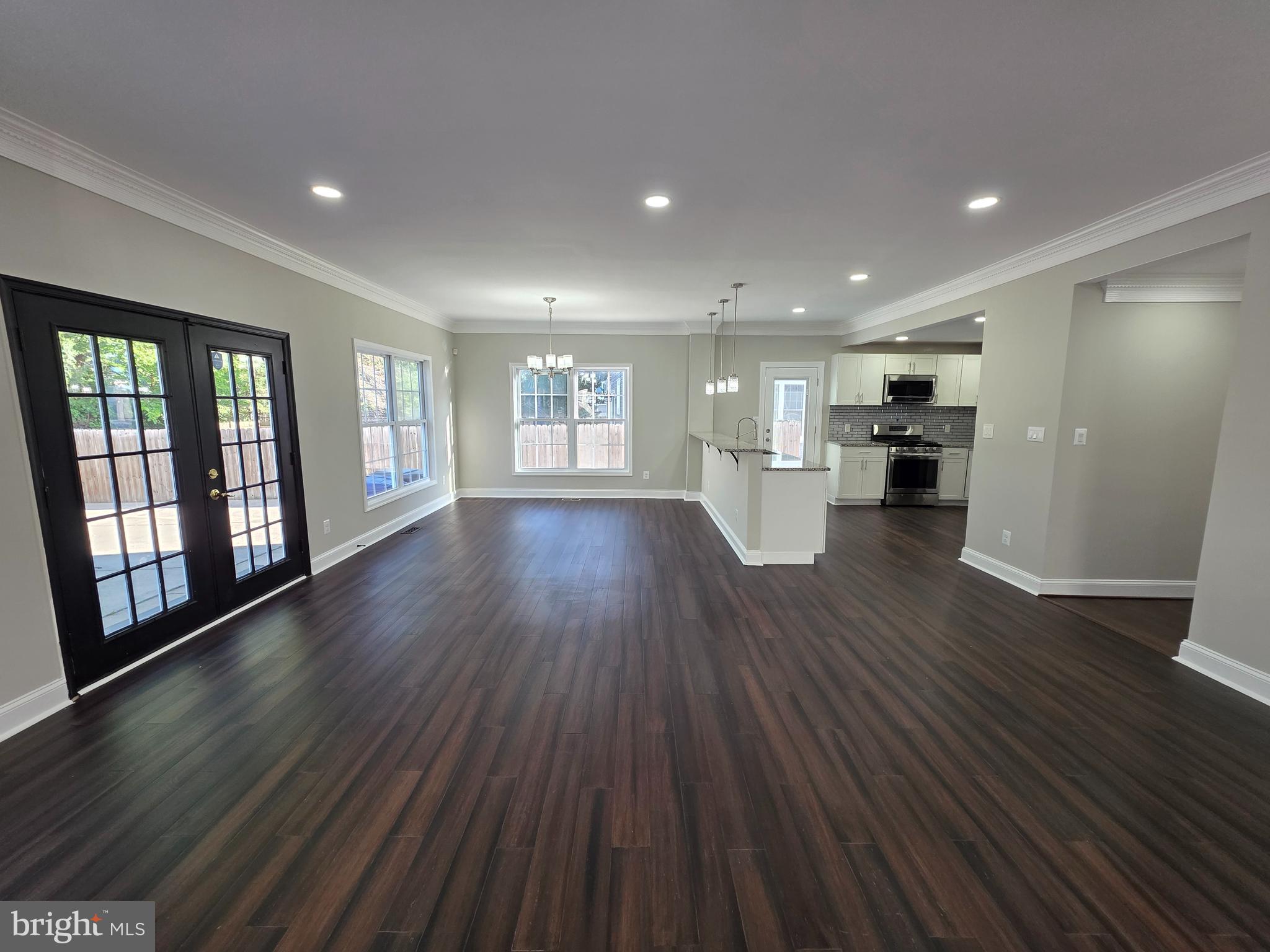 WEST LAWN - Residential