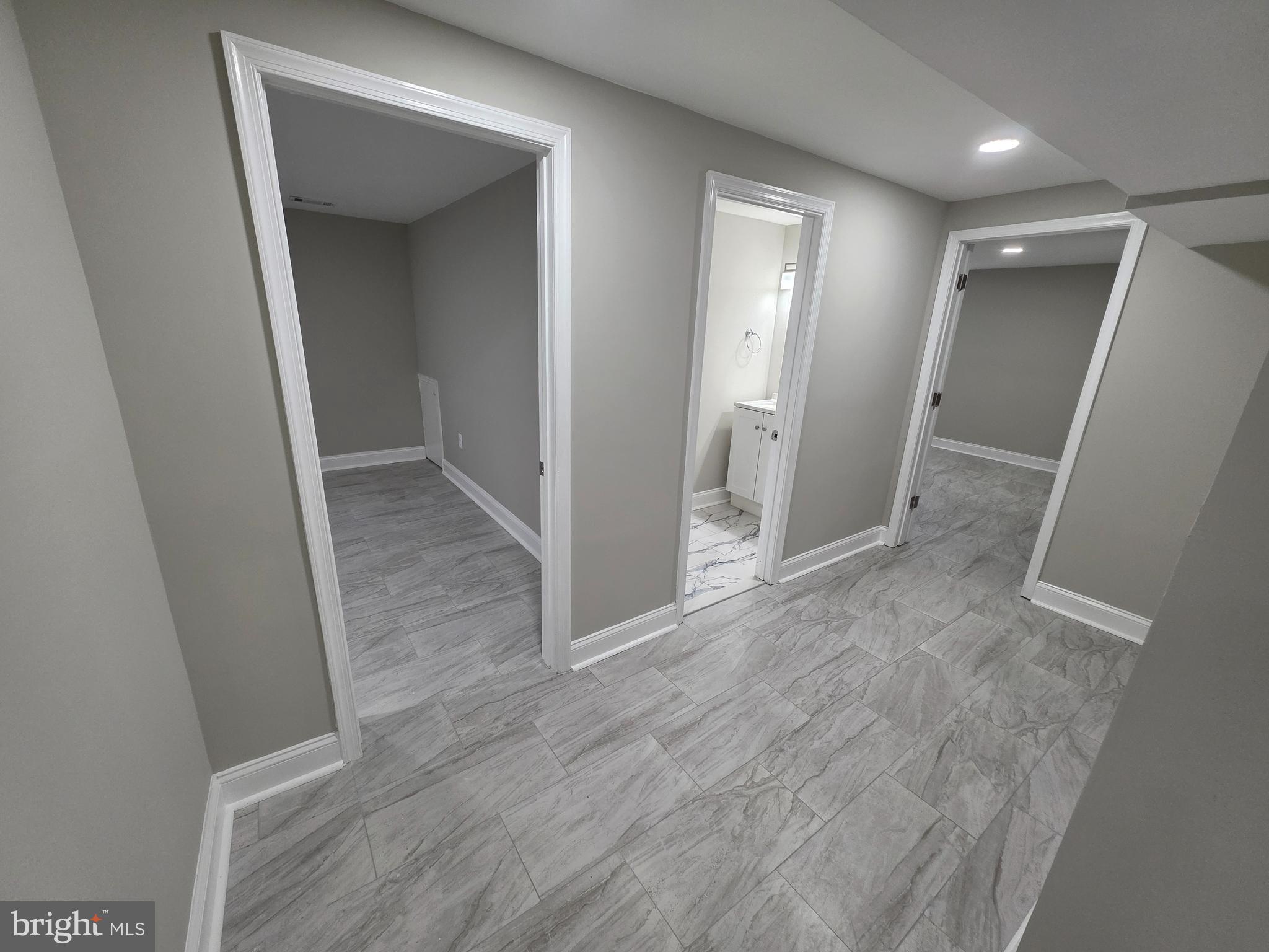 WEST LAWN - Residential