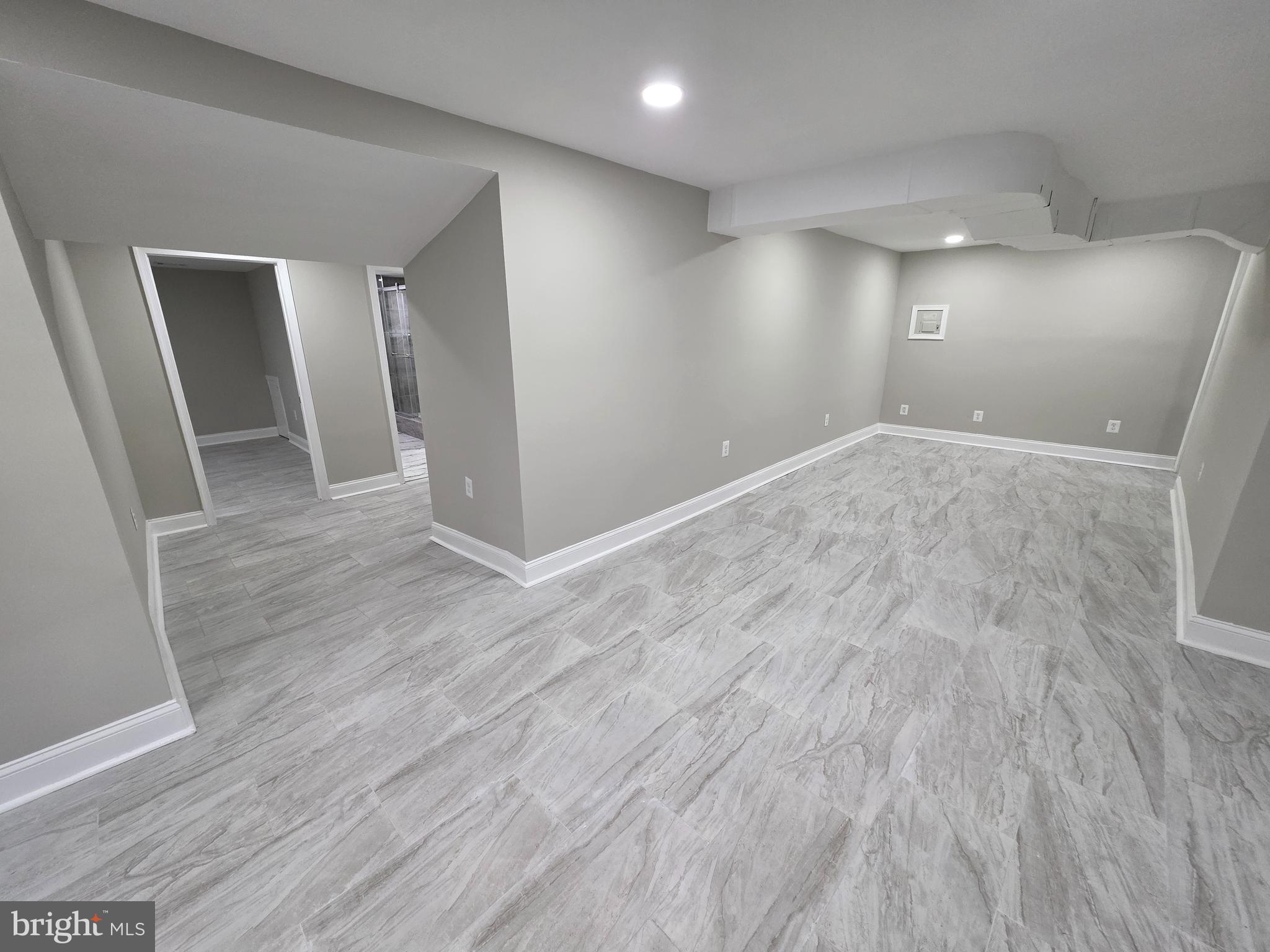 WEST LAWN - Residential