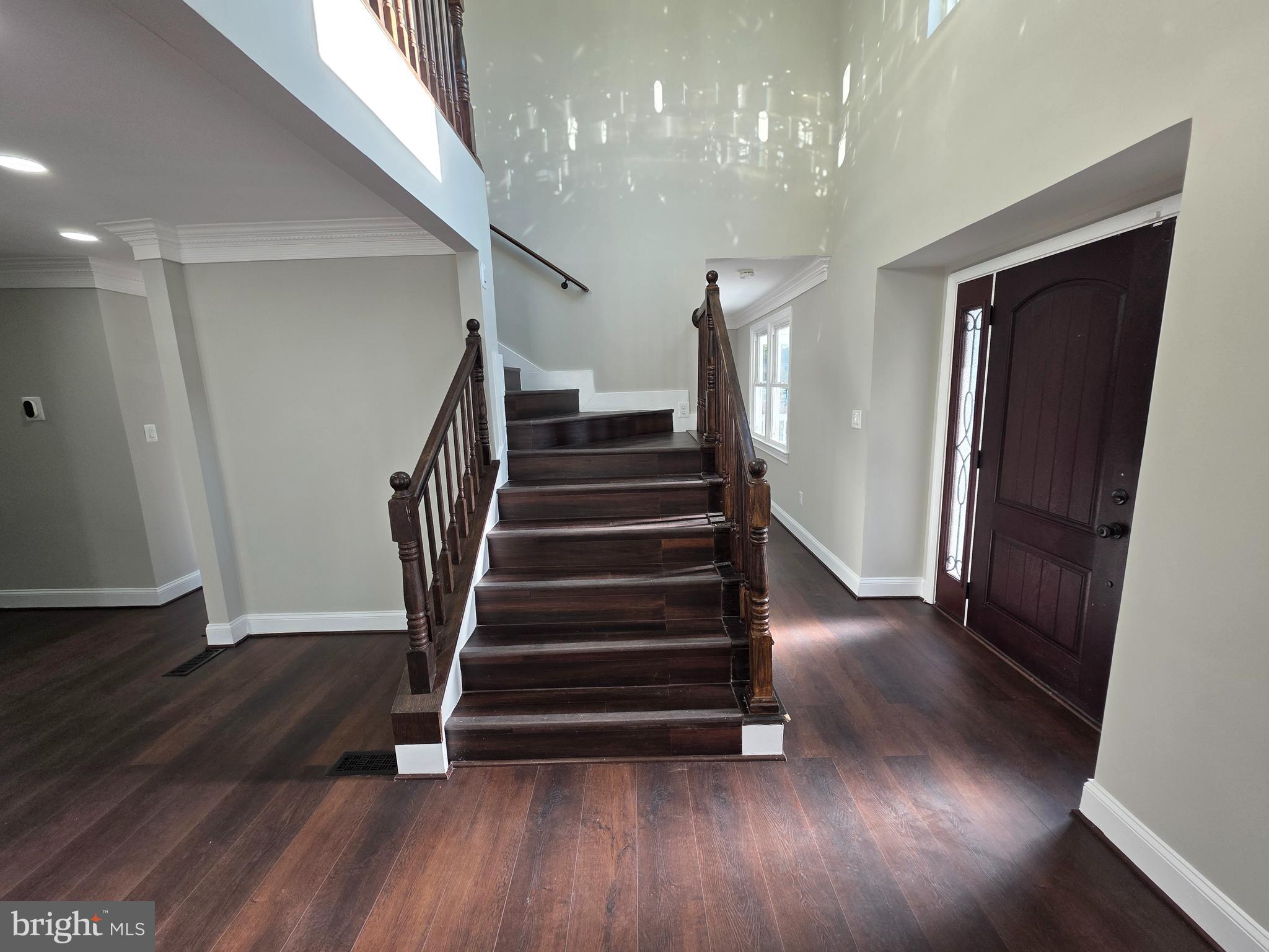 WEST LAWN - Residential