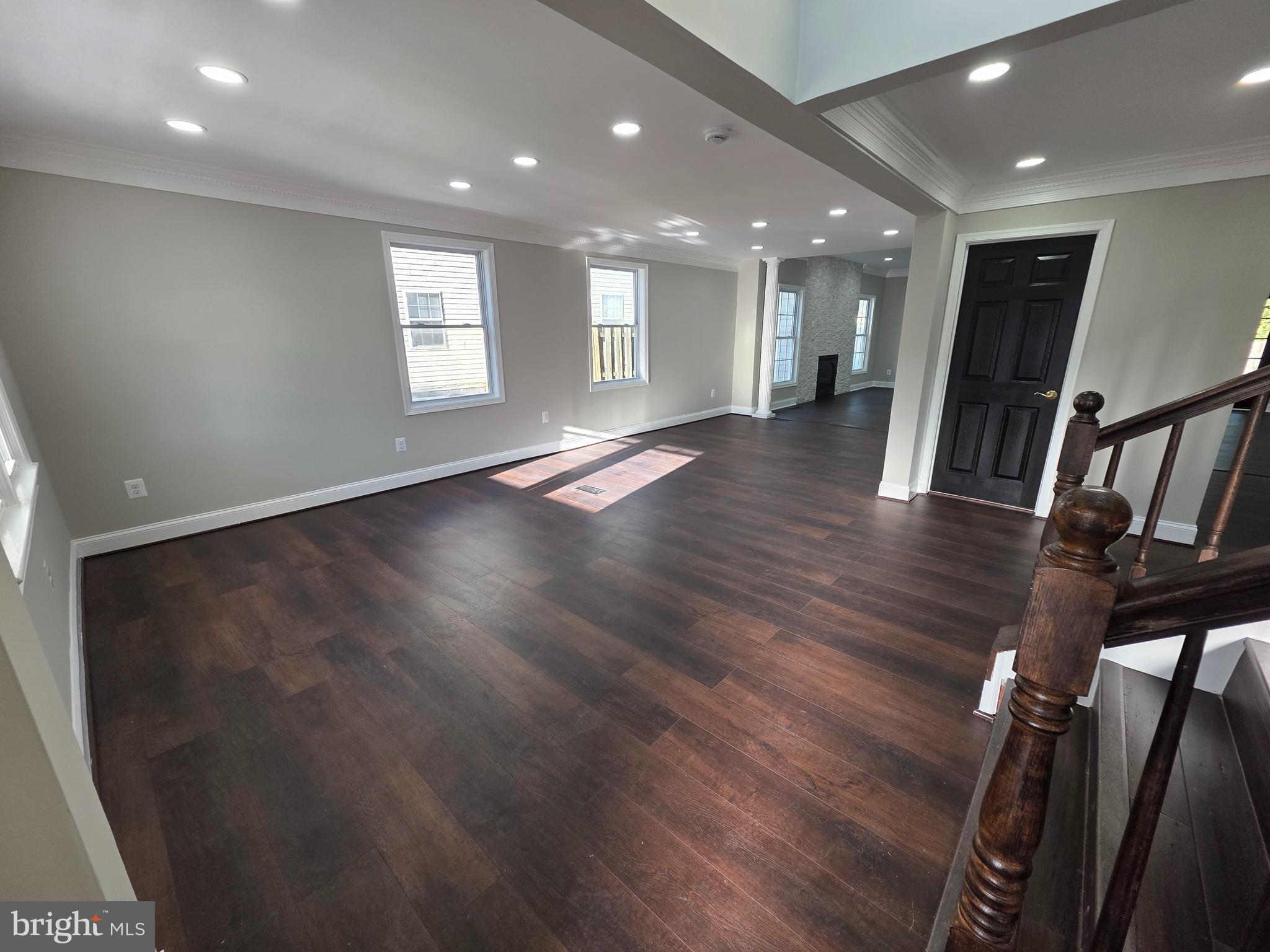 WEST LAWN - Residential