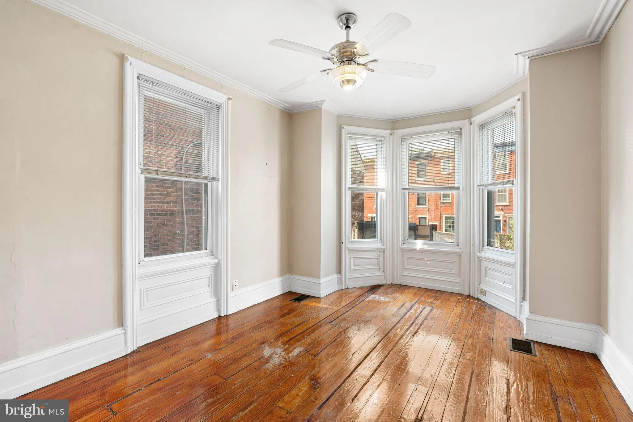 Philadelphia, Pennsylvania 19130, United States, 4 Bedrooms Bedrooms, ,3 BathroomsBathrooms,Residential,Pending,181572