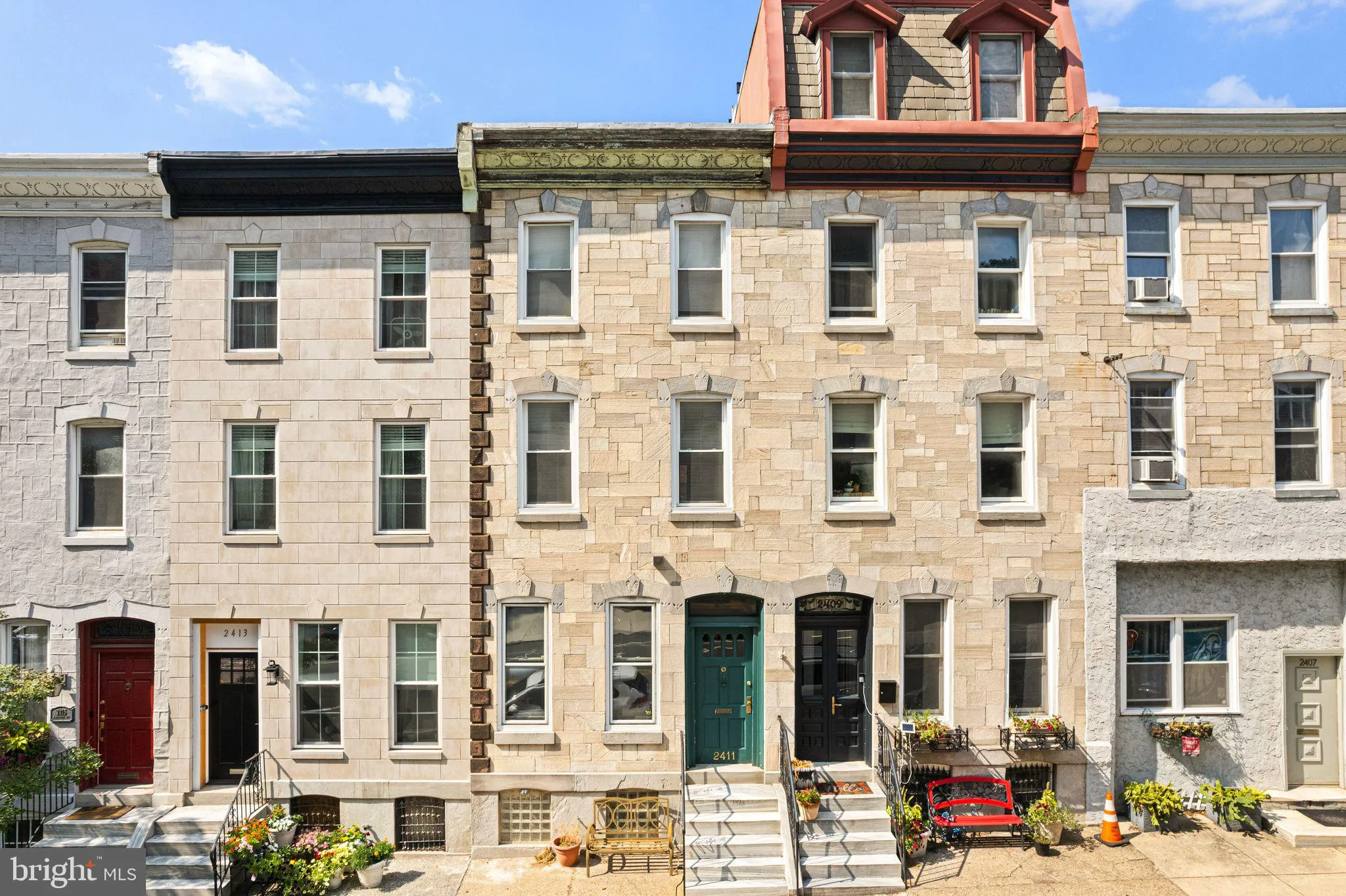 Philadelphia, Pennsylvania 19130, United States, 4 Bedrooms Bedrooms, ,3 BathroomsBathrooms,Residential,Pending,181572