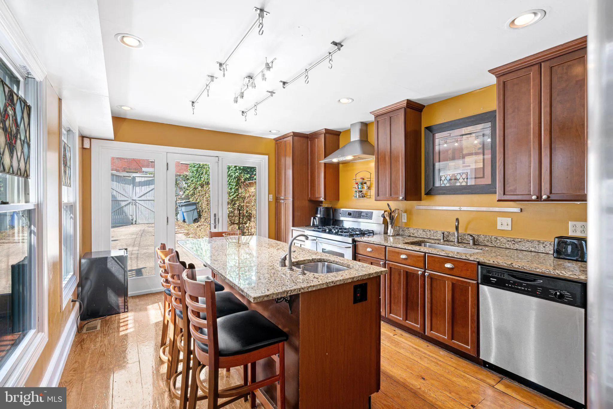 Philadelphia, Pennsylvania 19130, United States, 4 Bedrooms Bedrooms, ,3 BathroomsBathrooms,Residential,Pending,181572