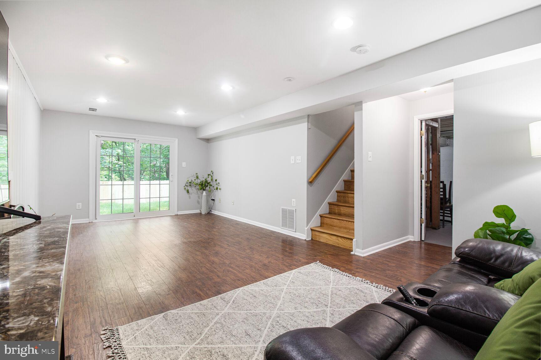 NORTHWEST BRANCH ESTATES - Residential