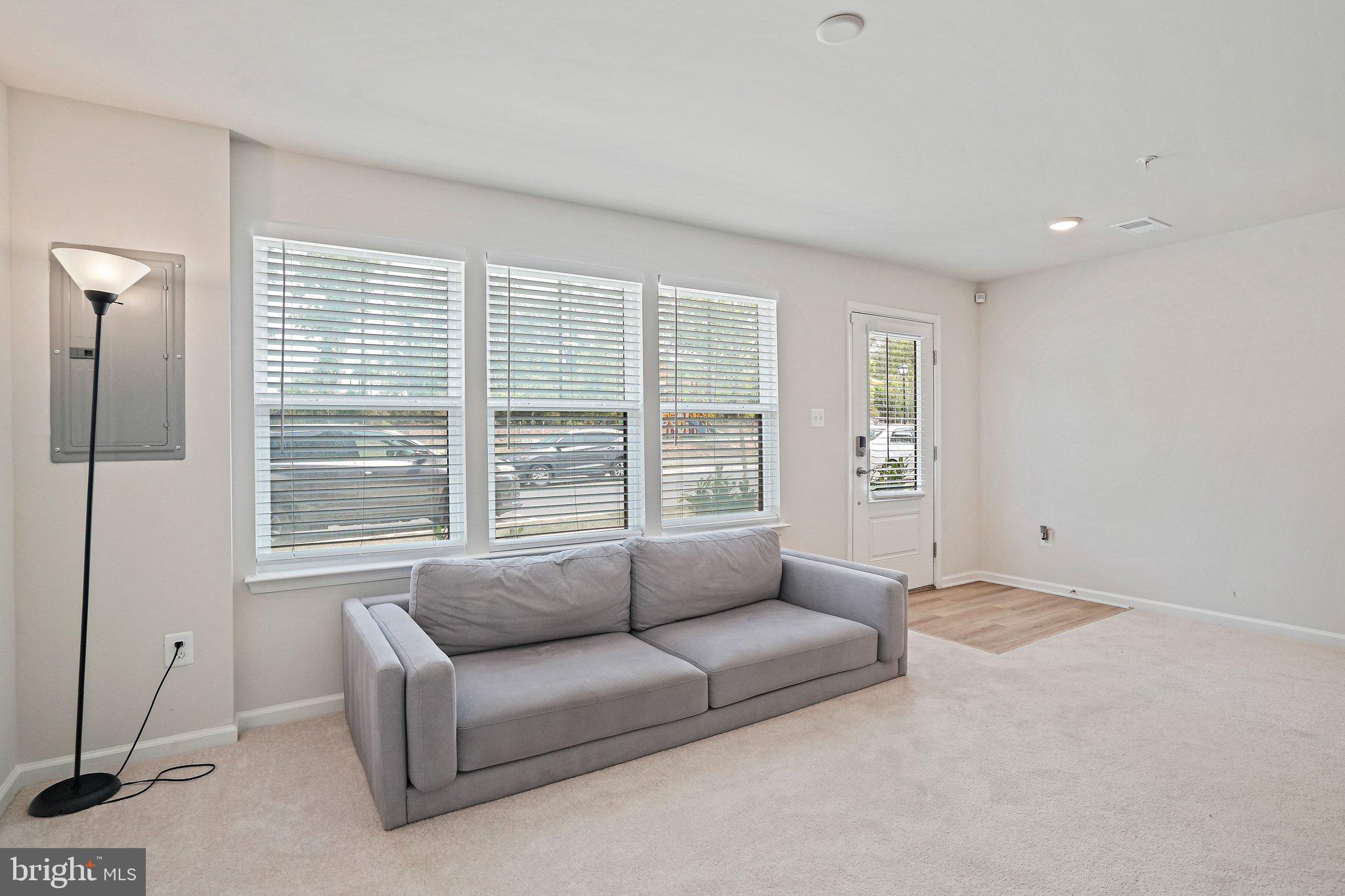 3443 CARNABY STREET