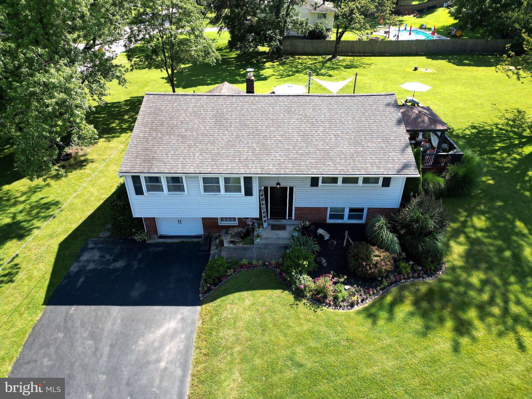 634 SANDRA LANE
