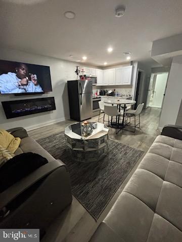 ELMWOOD PARK - Residential Income