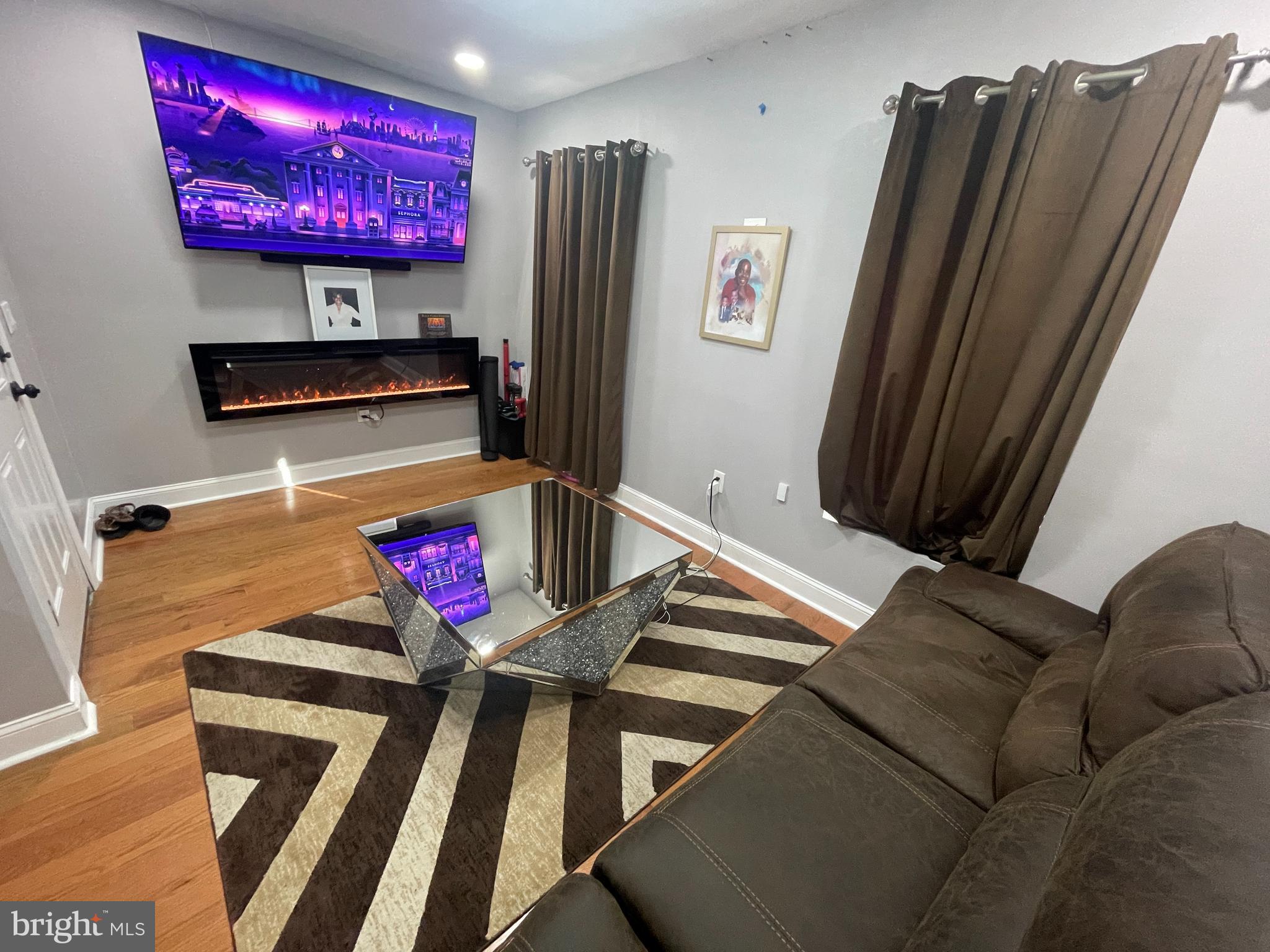 ELMWOOD PARK - Residential Income