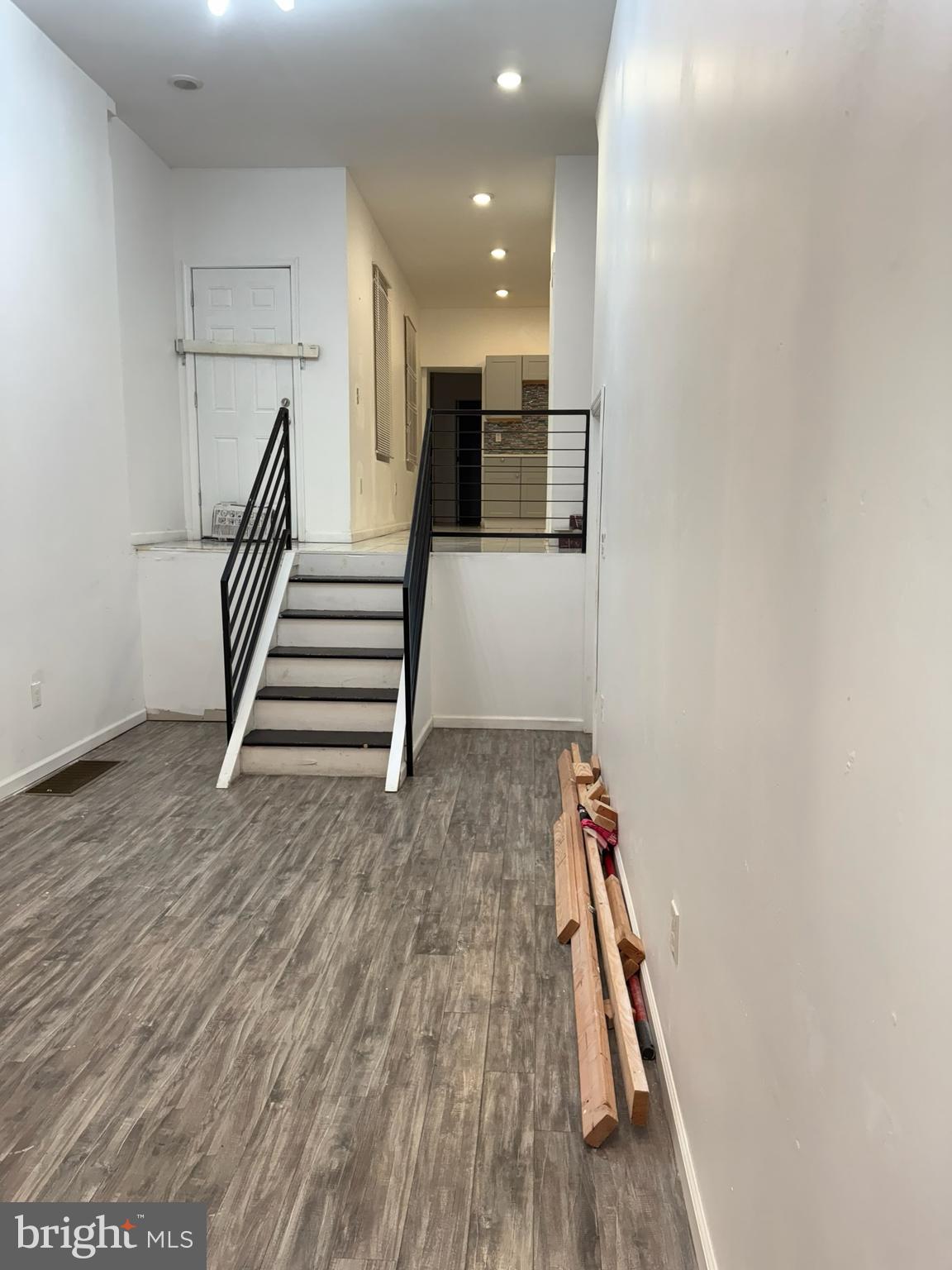 ELMWOOD PARK - Residential Income