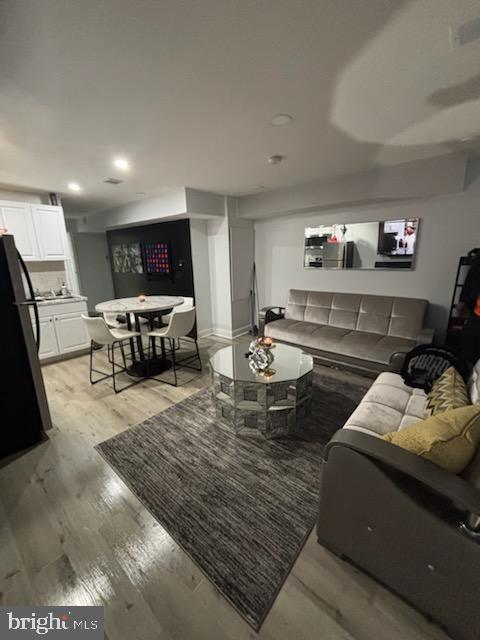 ELMWOOD PARK - Residential Income