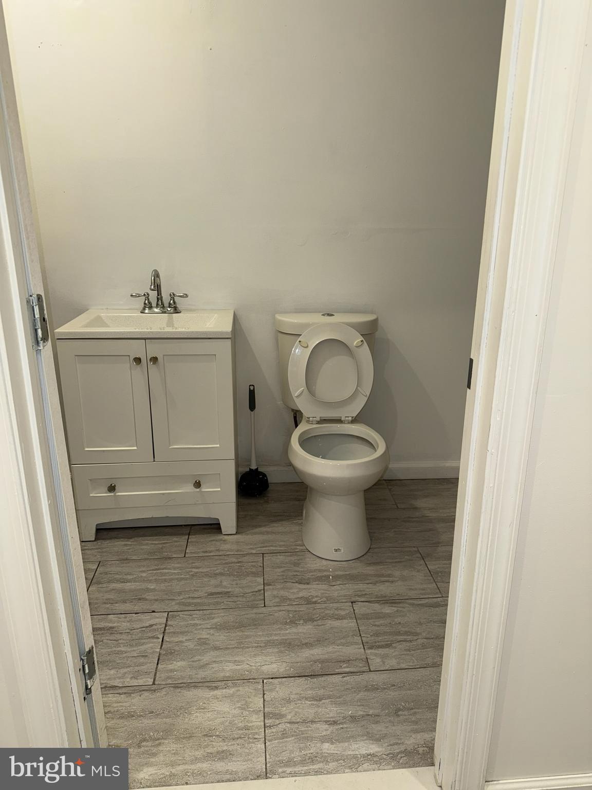 ELMWOOD PARK - Residential Income