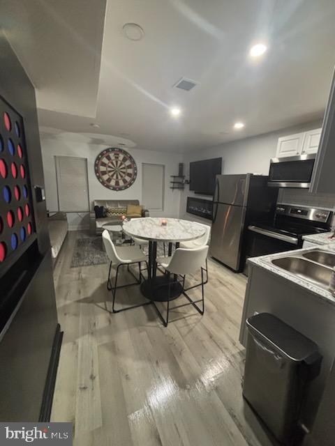 ELMWOOD PARK - Residential Income