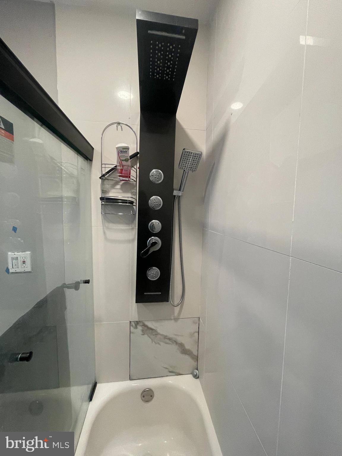 ELMWOOD PARK - Residential Income