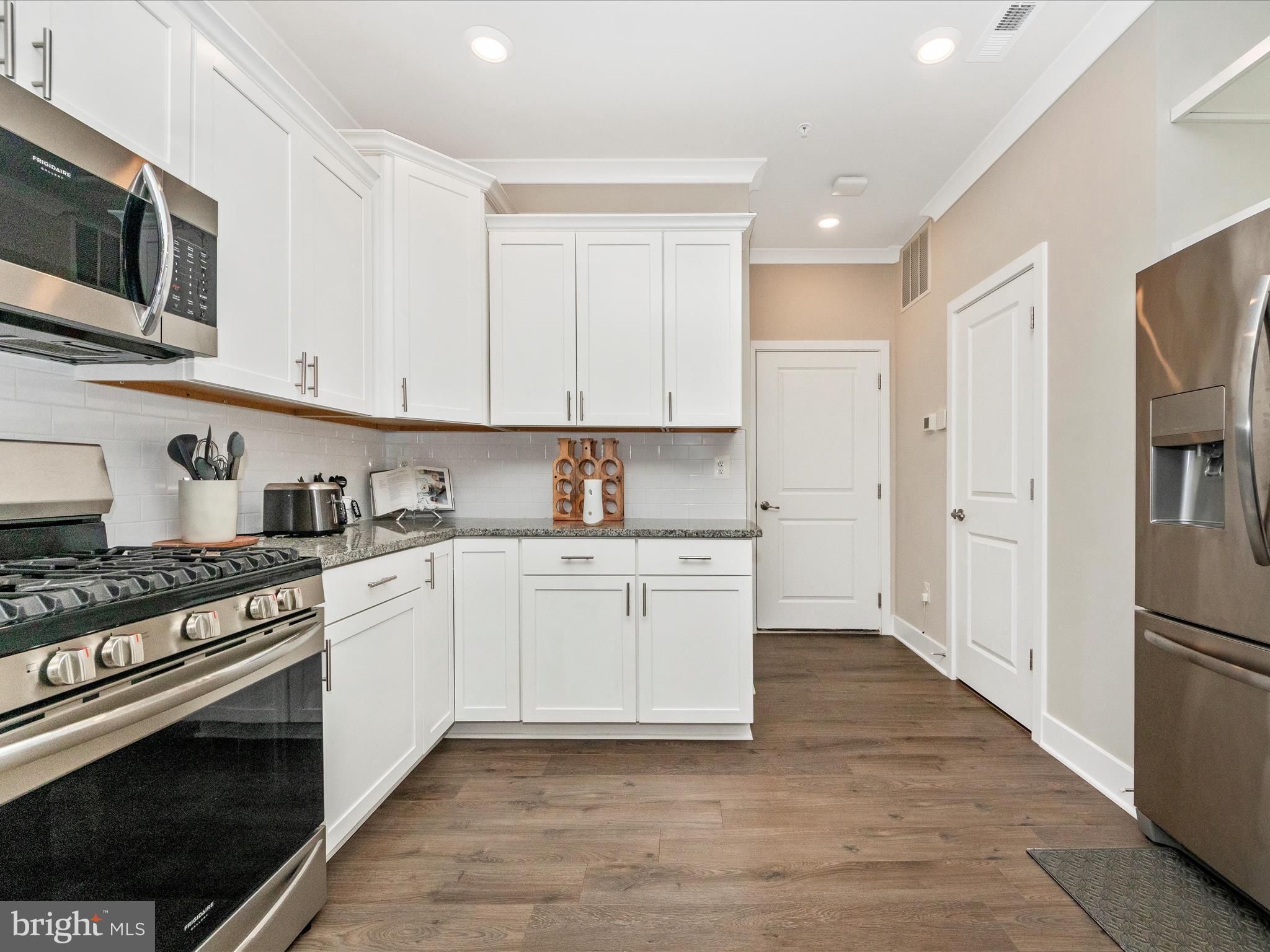 BLUE STREAM - Residential