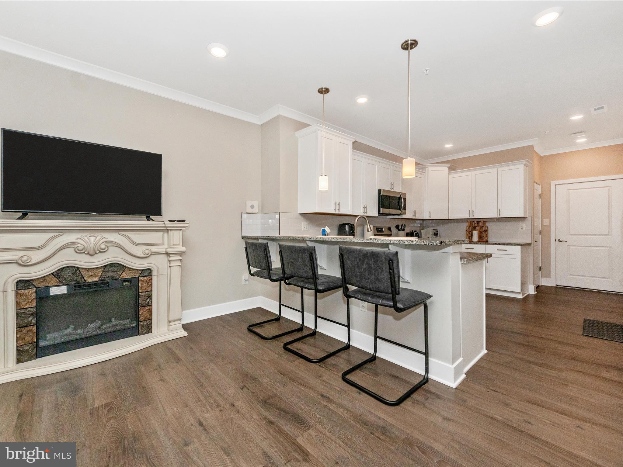 BLUE STREAM - Residential