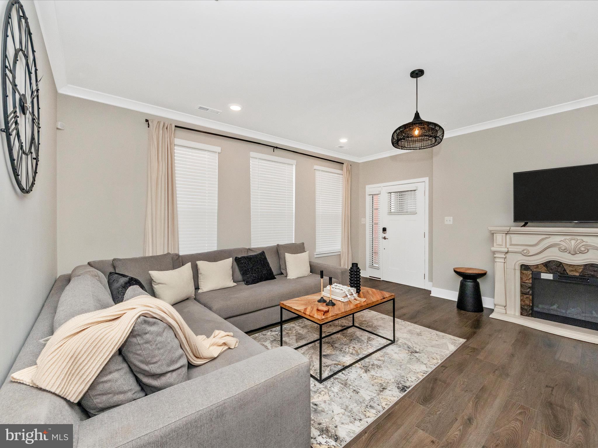 BLUE STREAM - Residential