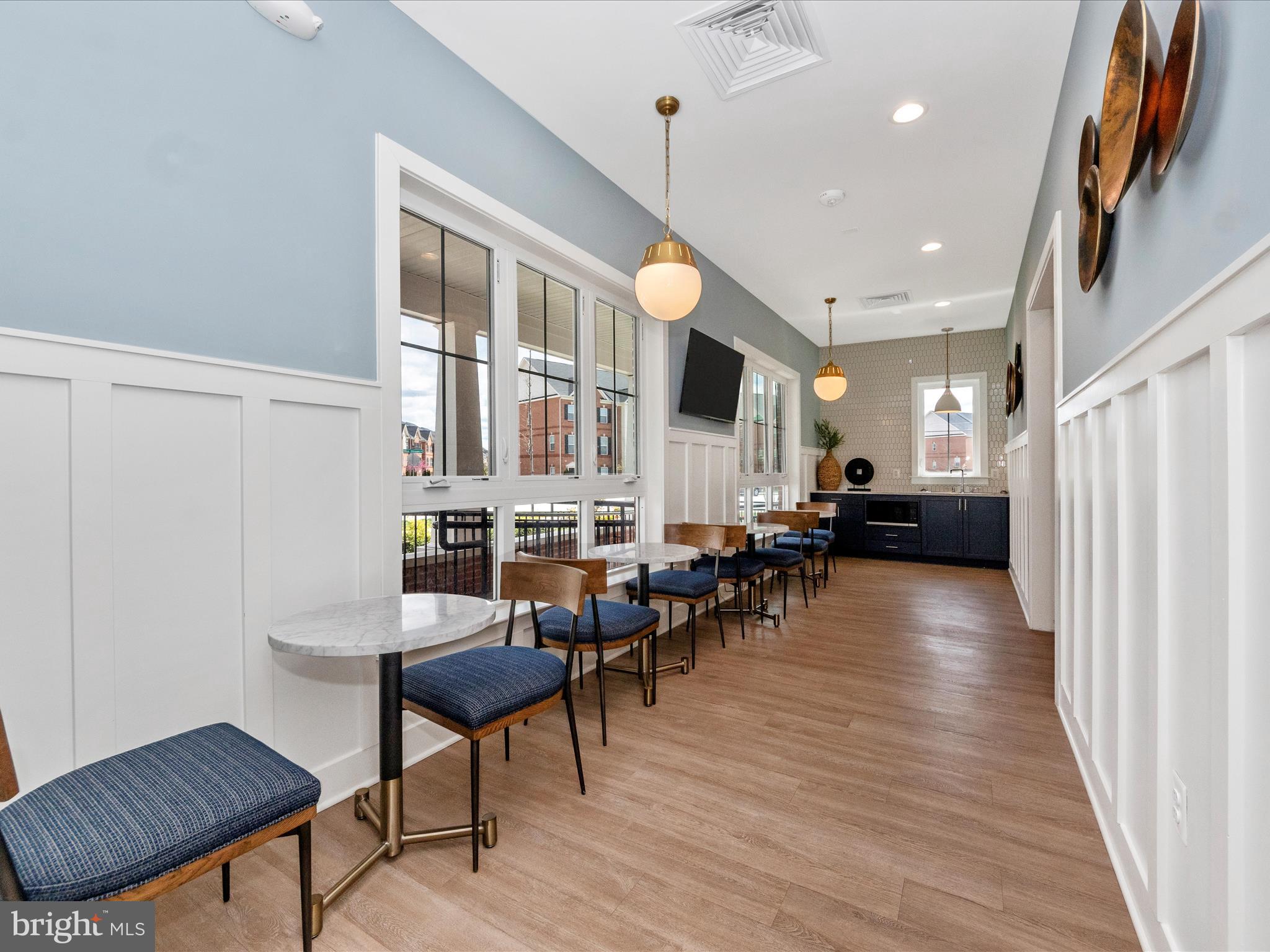 BLUE STREAM - Residential