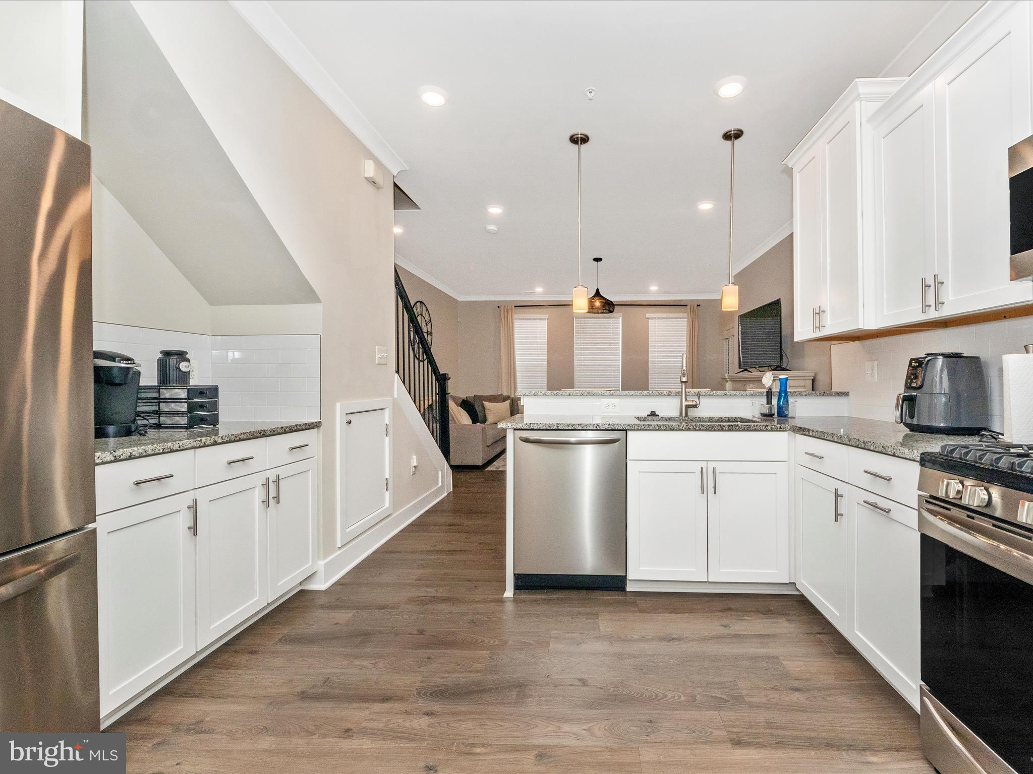 BLUE STREAM - Residential