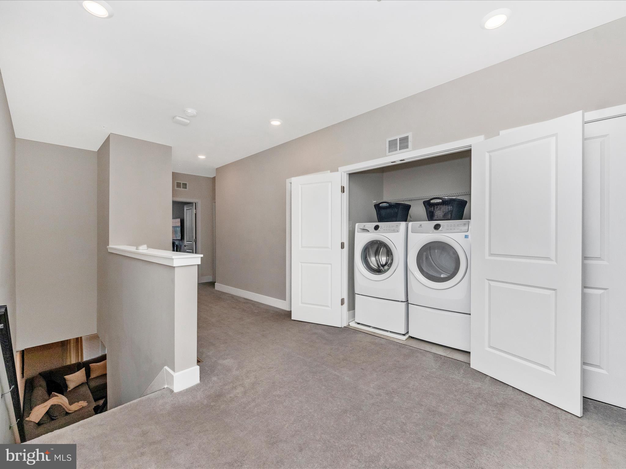 BLUE STREAM - Residential